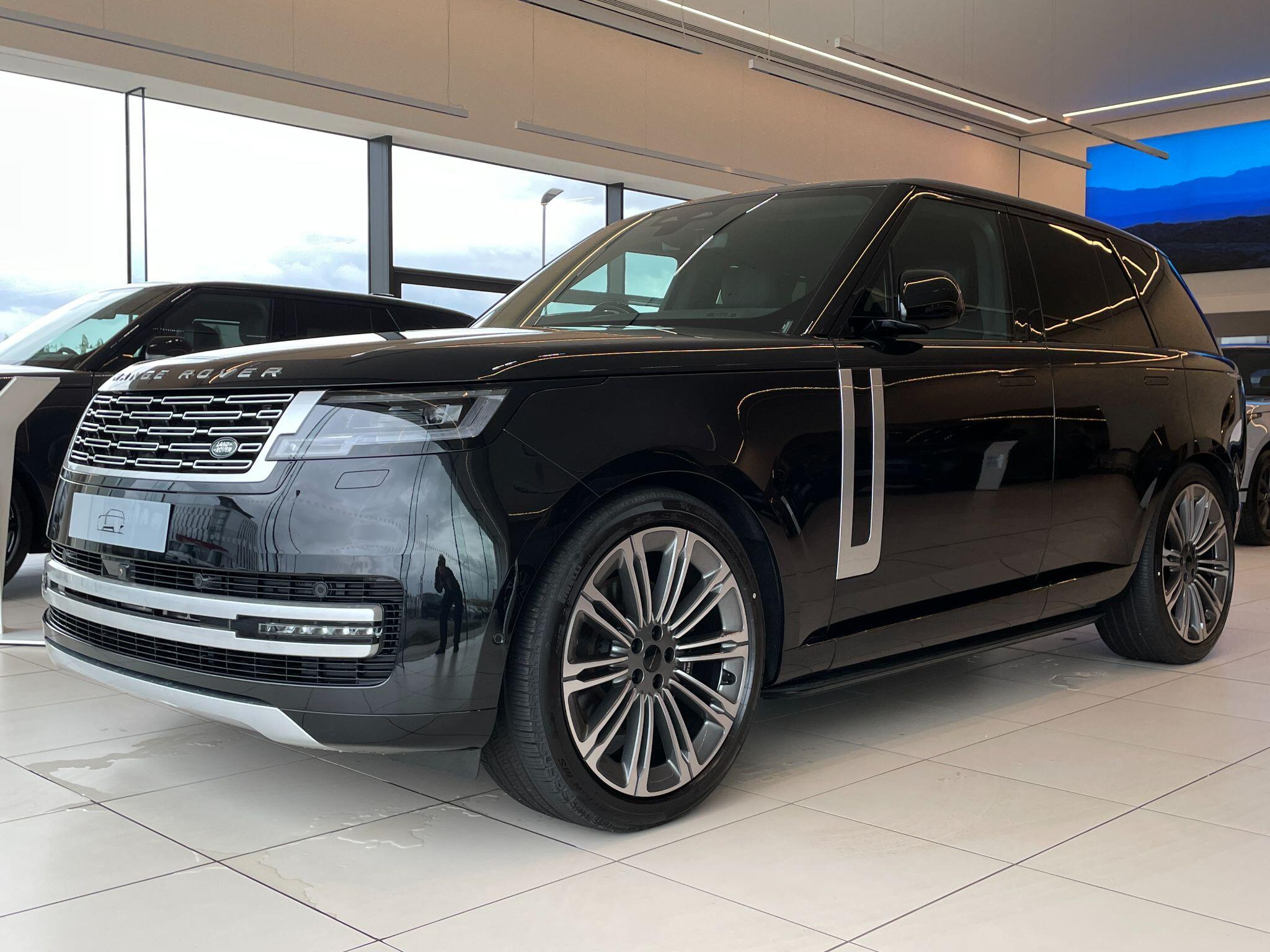 Land Rover Range Rover view 3