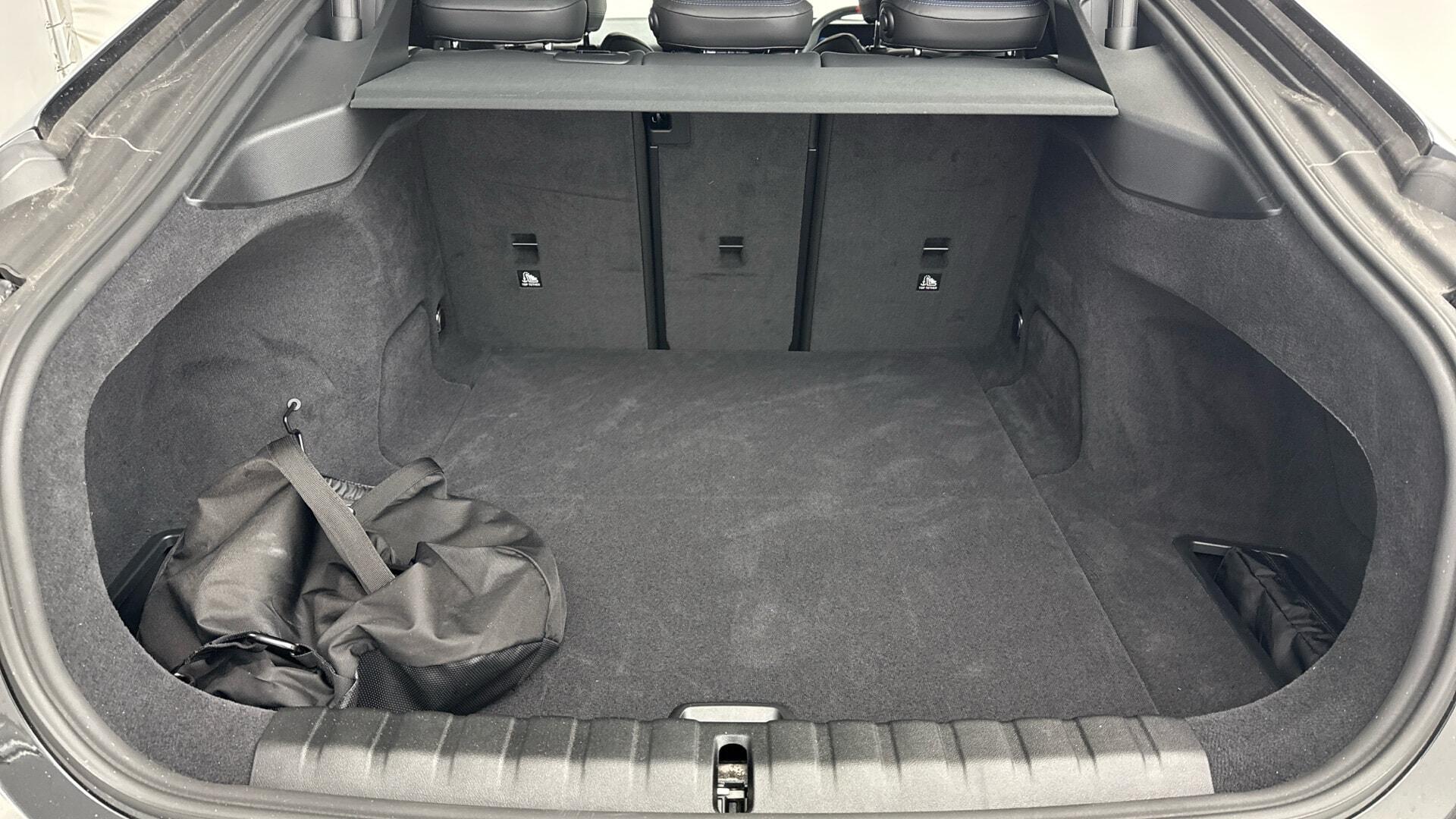 BMW i4 view 13