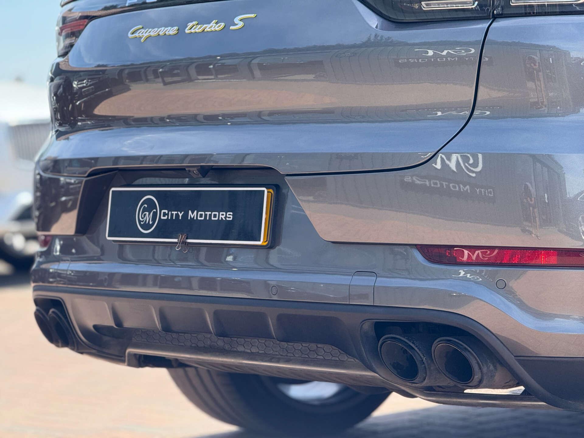 Porsche Cayenne view 22