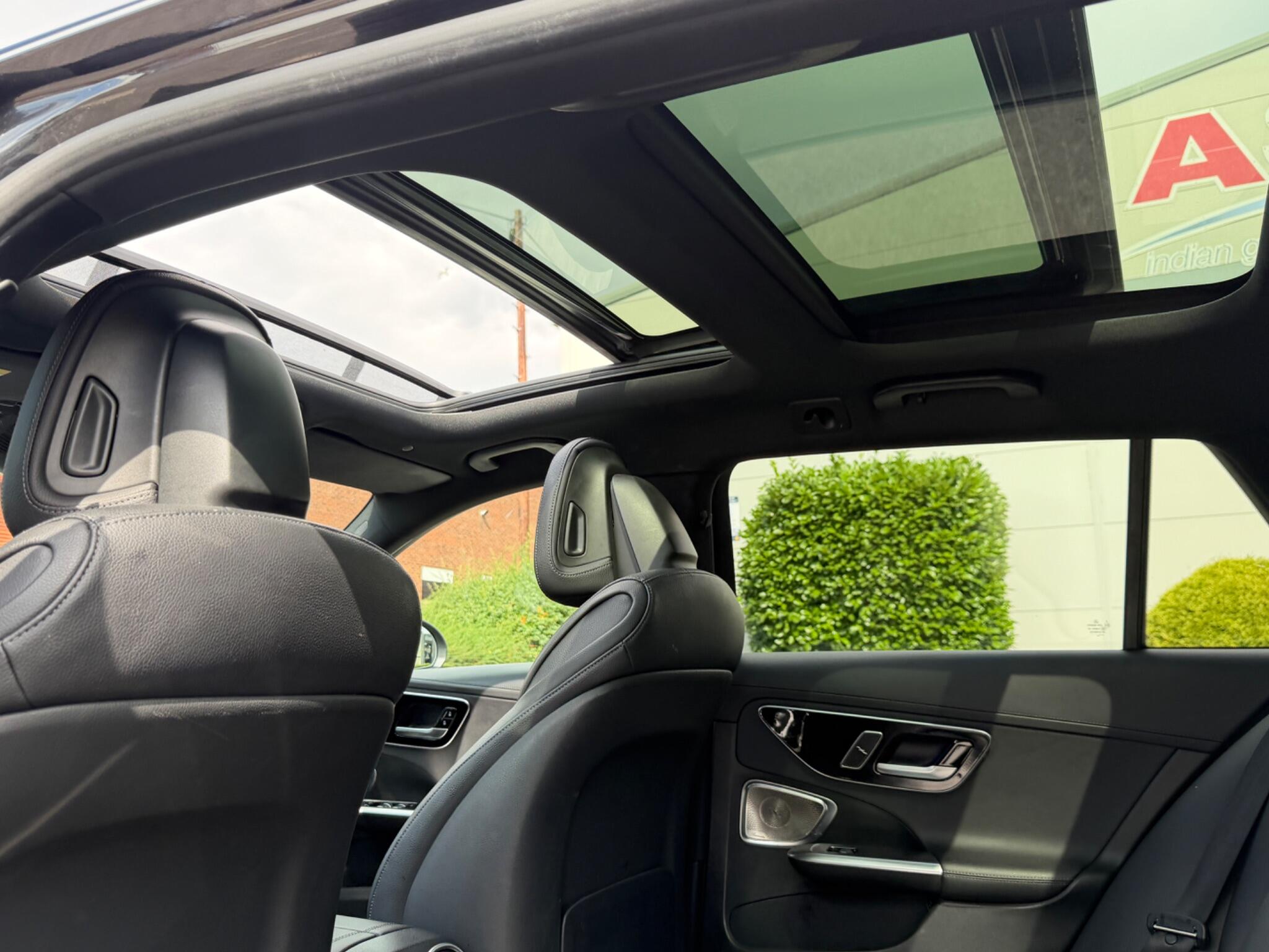 Mercedes-Benz C Class view 25