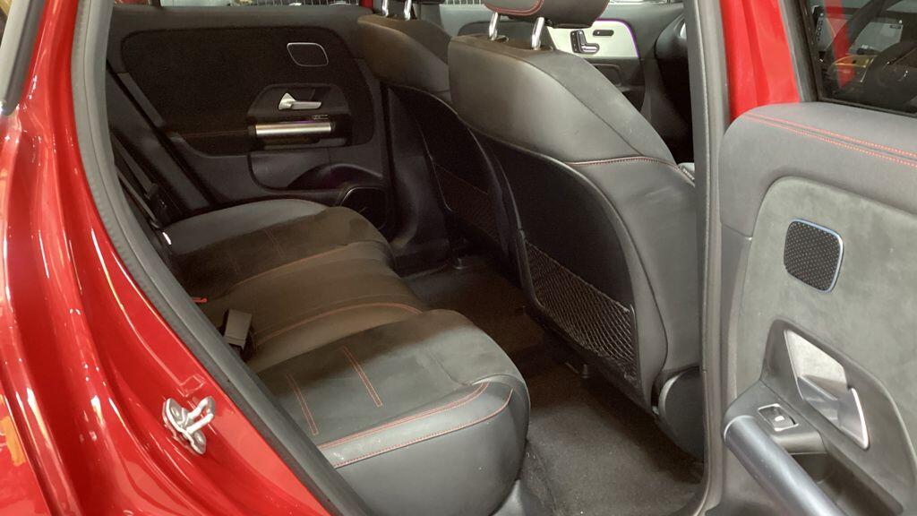 Mercedes-Benz 250 view 10