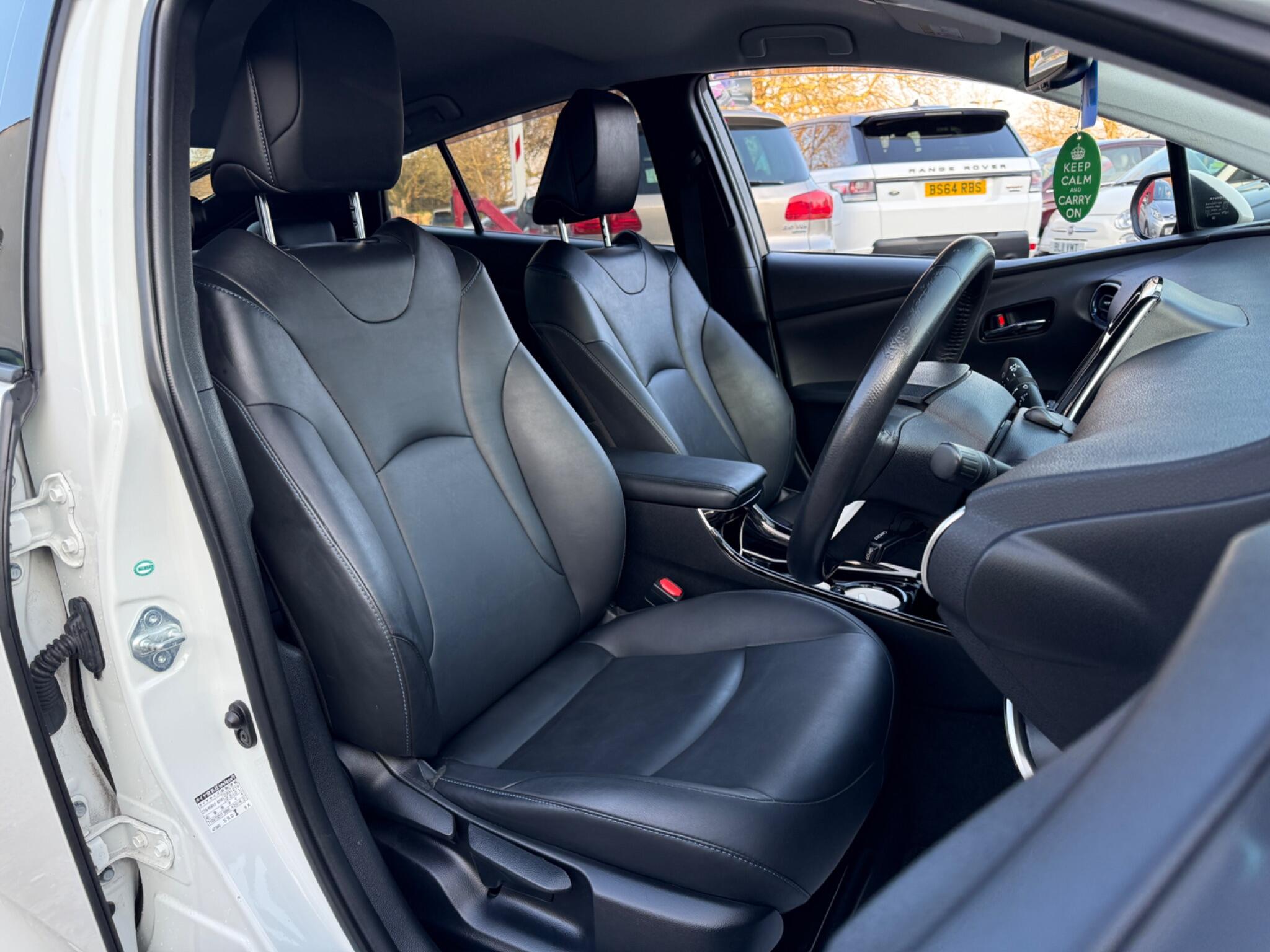 Toyota Prius - Image 35