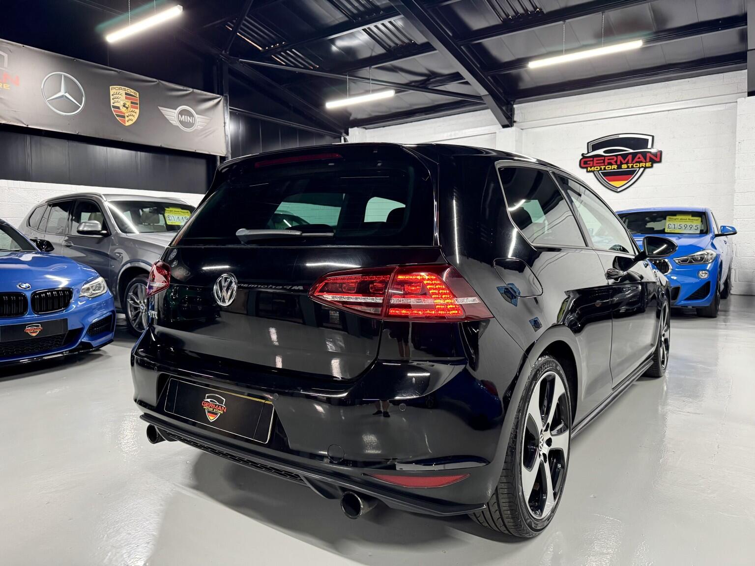 Volkswagen Golf view 24