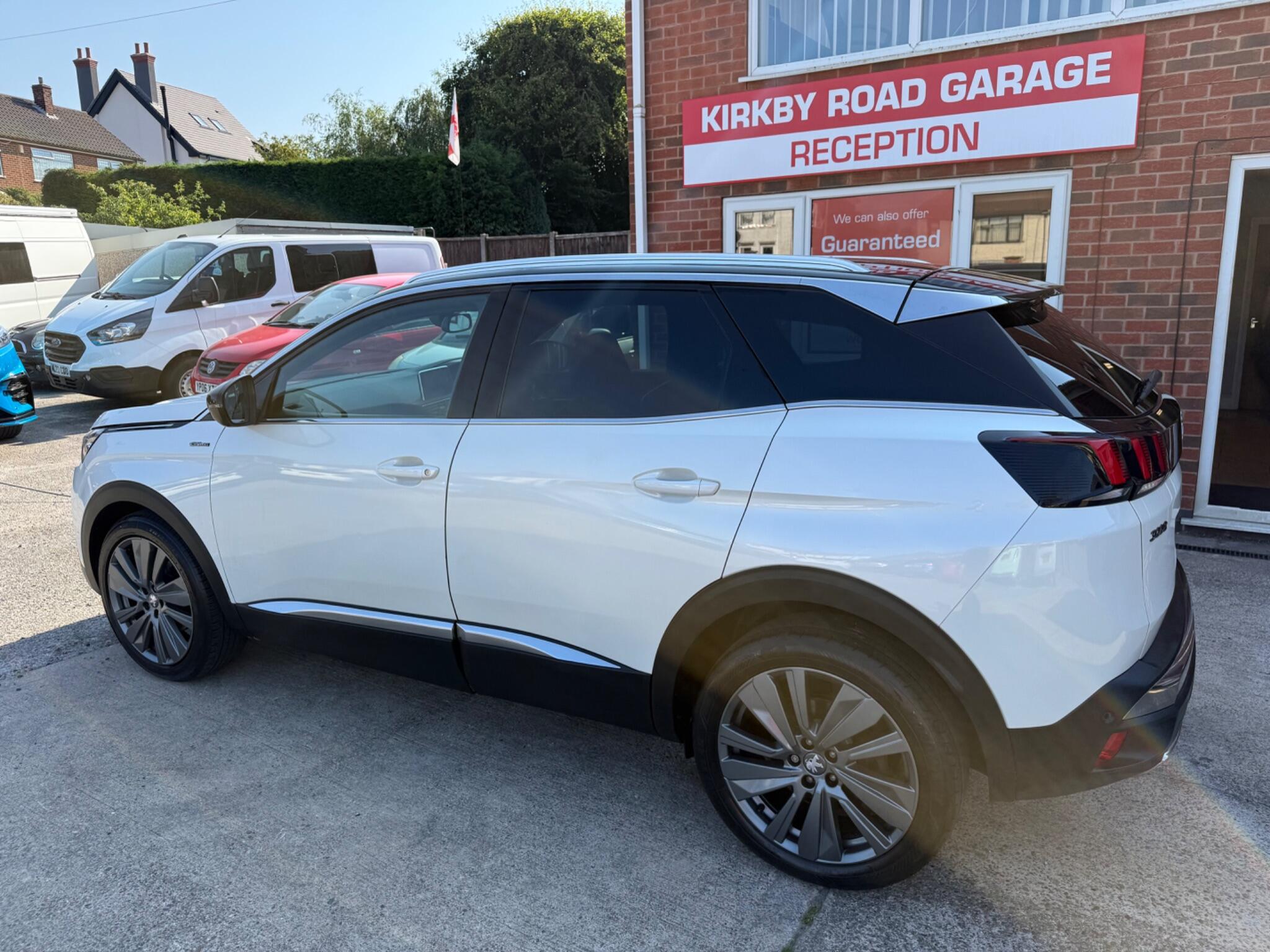 Peugeot 3008 view 3