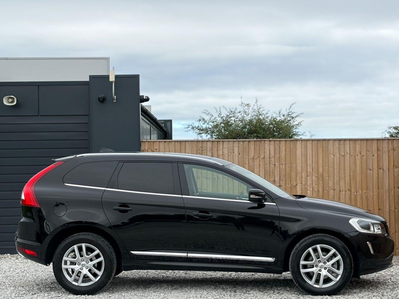 Volvo XC60 view 11
