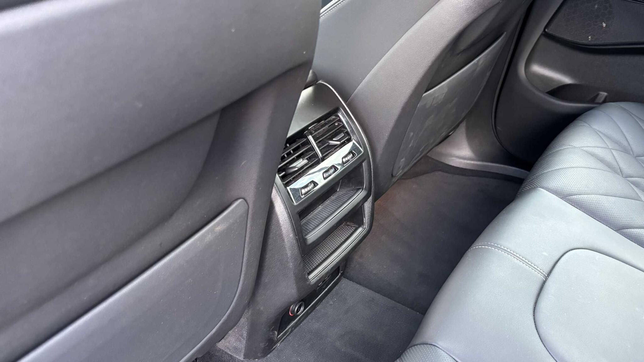 BMW X5 view 31