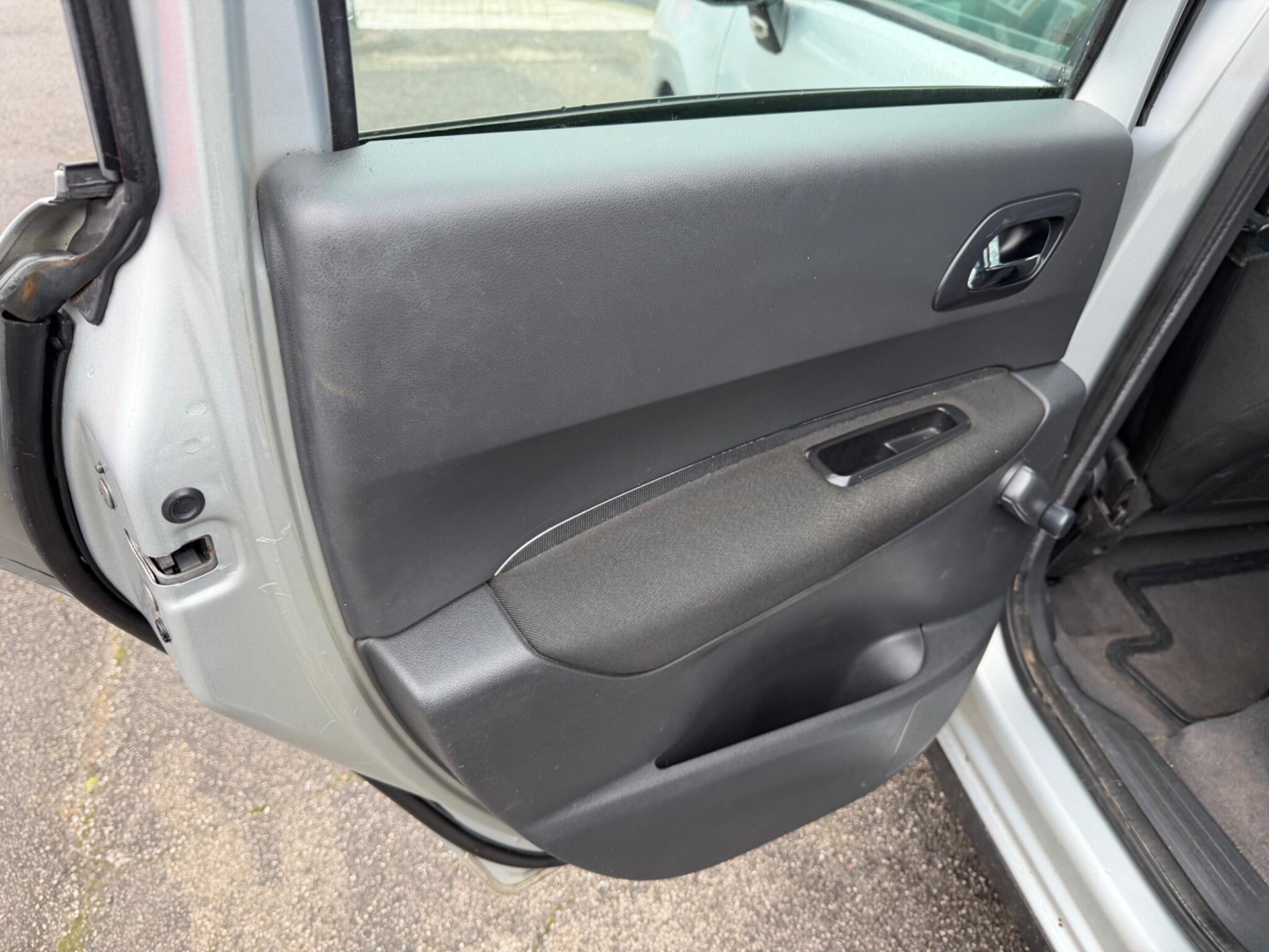 2010 Peugeot 3008 image 40