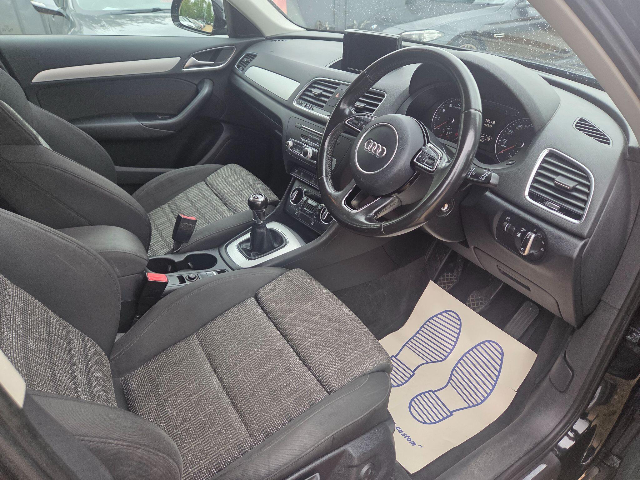 Audi Q3 view 36