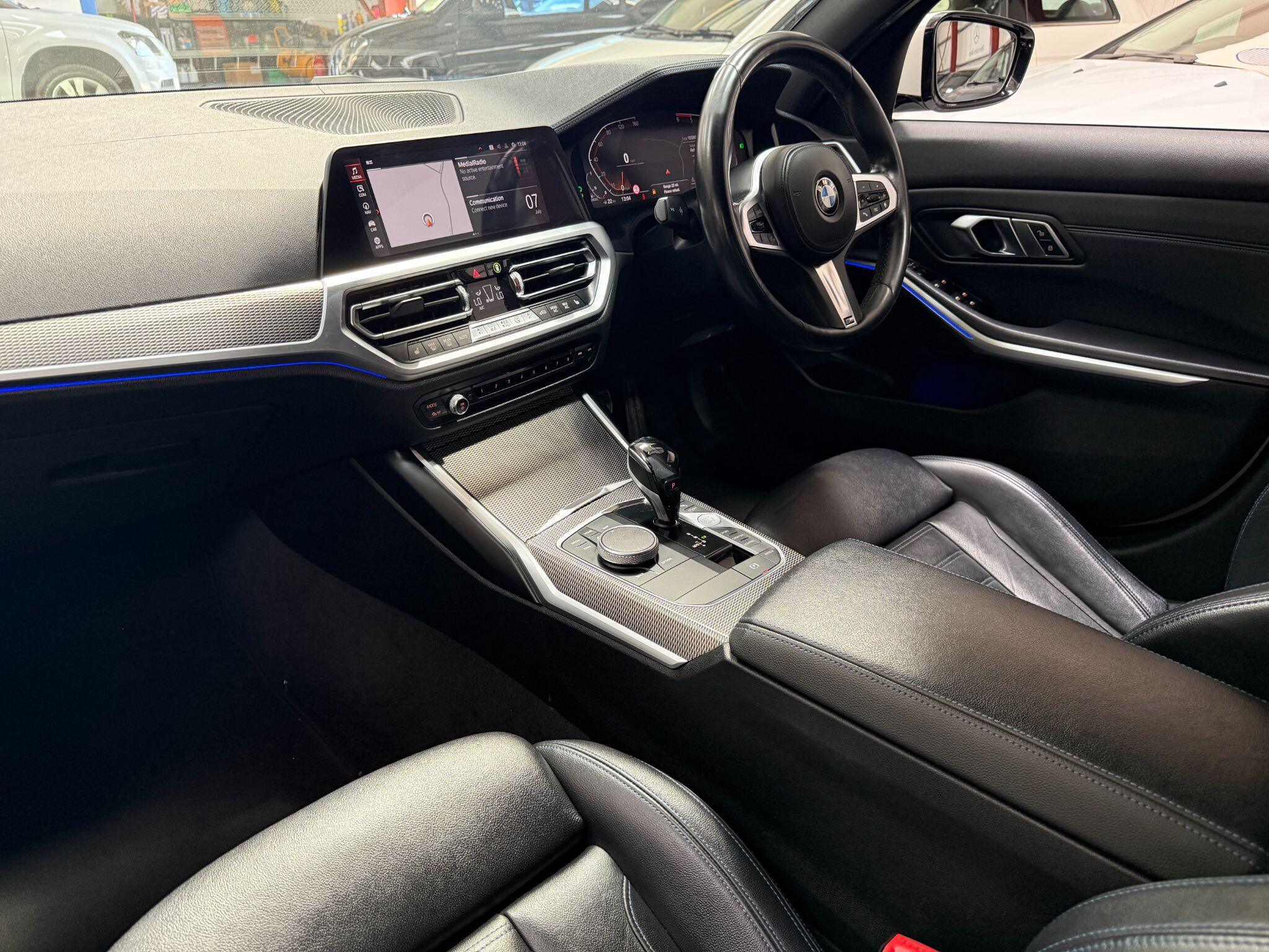 BMW 3 Series view 6