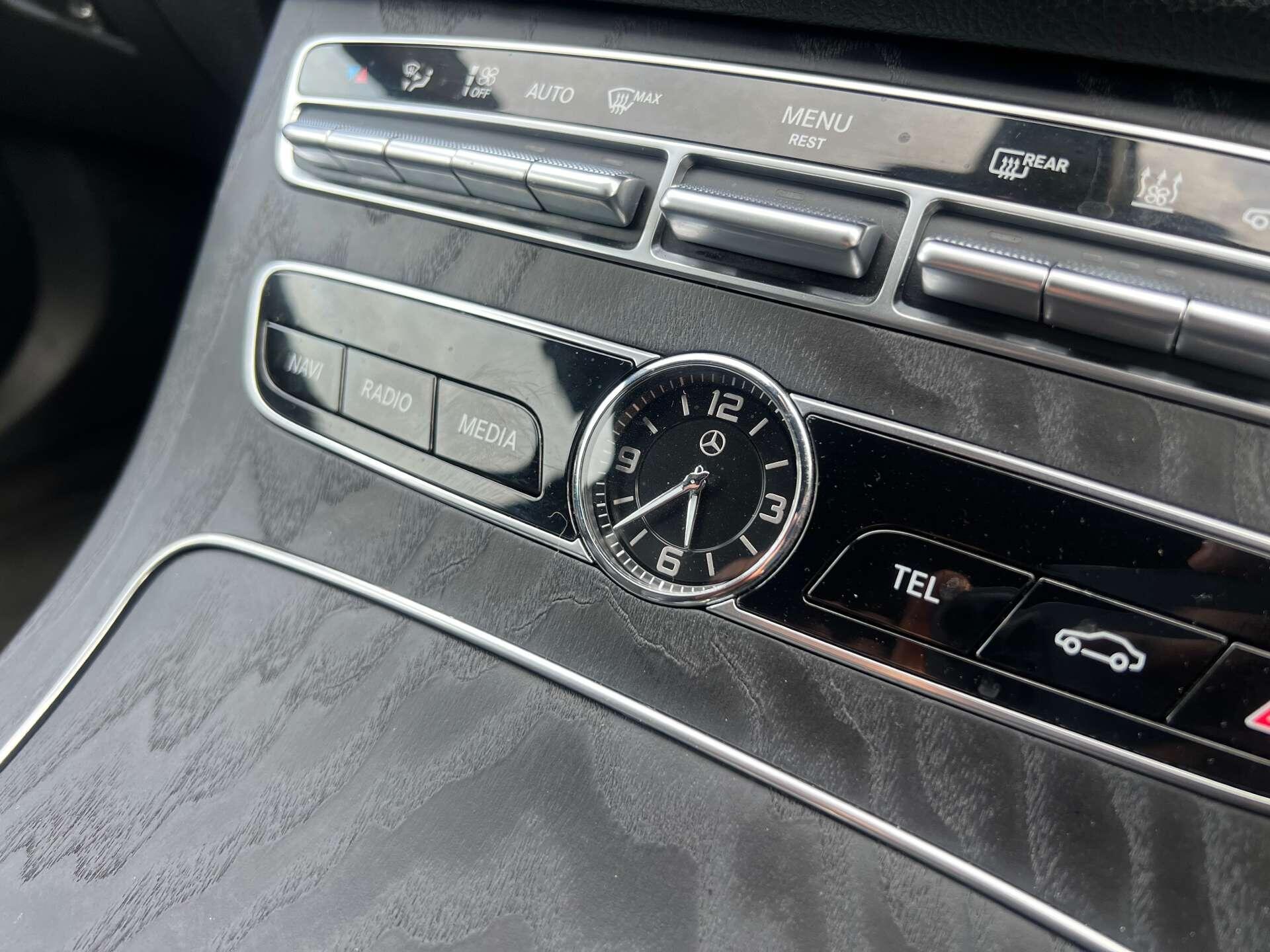 Mercedes-Benz E-Class view 21