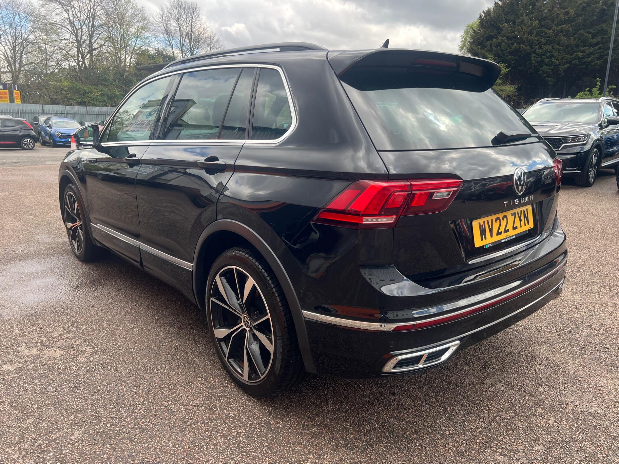 Volkswagen Tiguan view 5