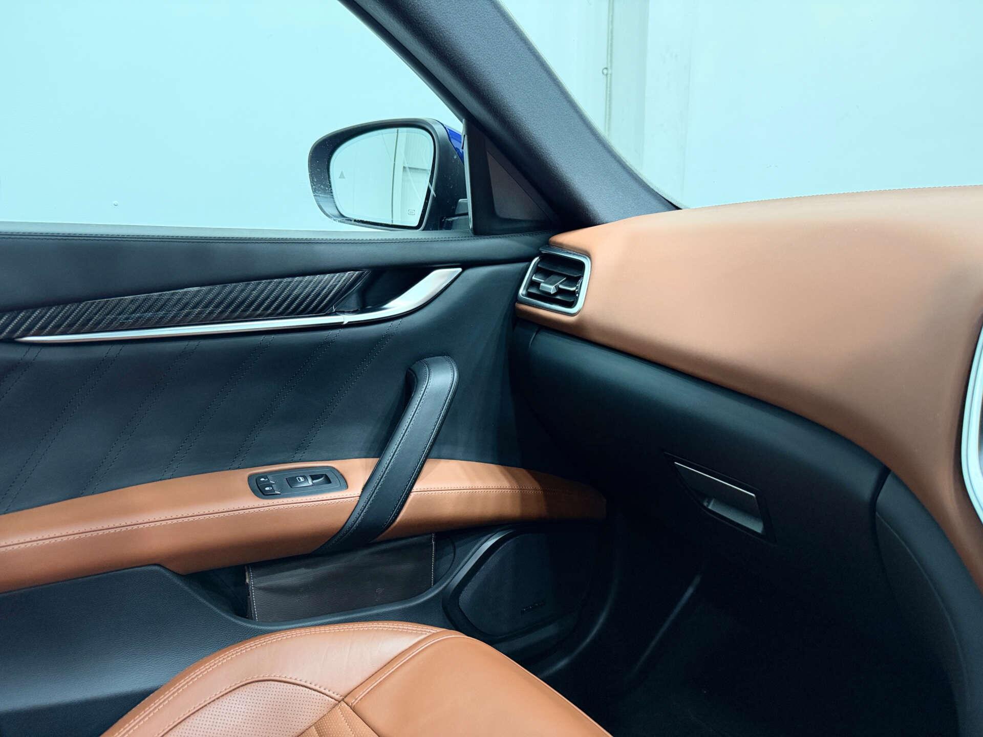 Maserati Ghibli view 43