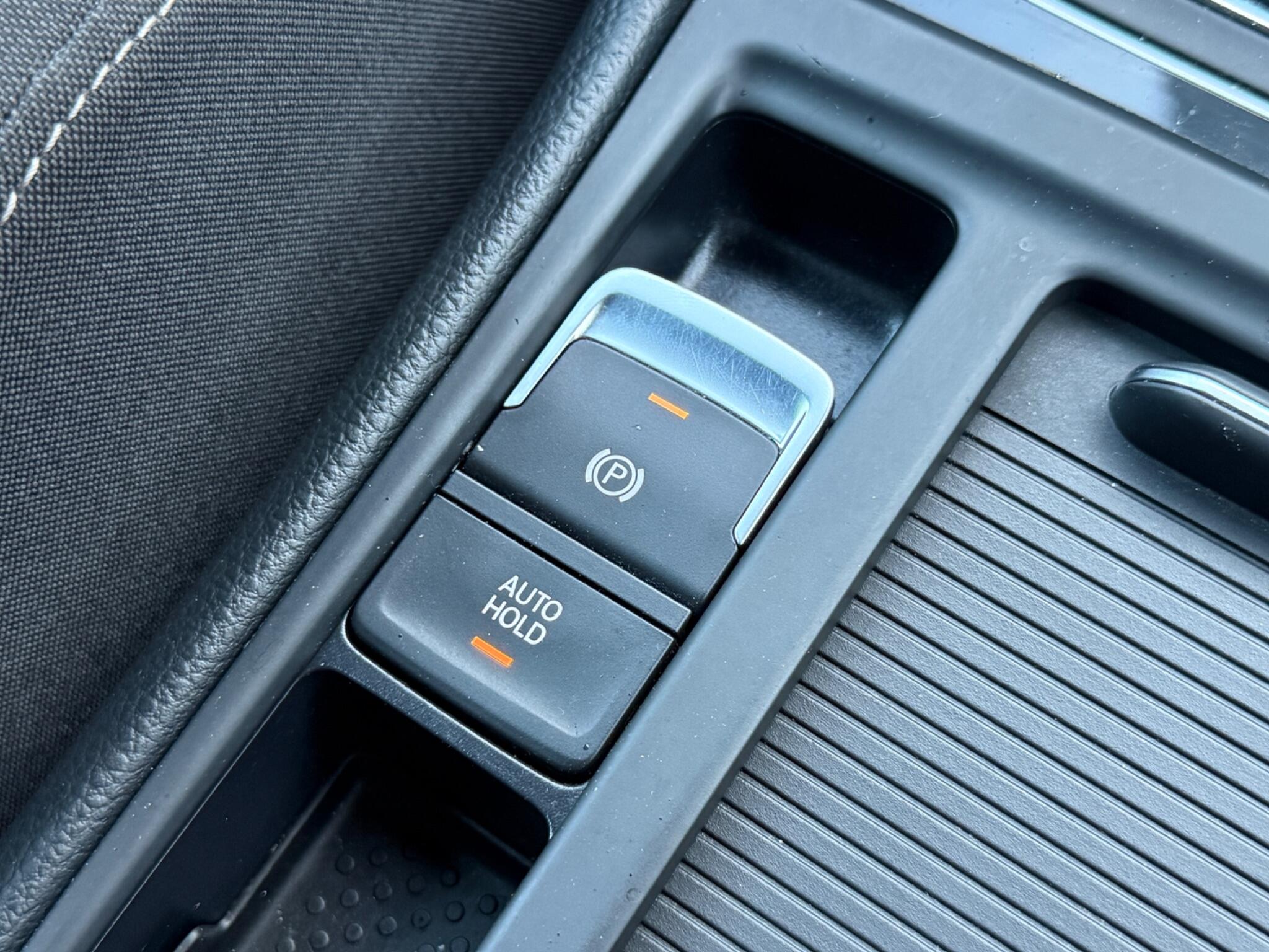 Volkswagen Golf - Image 54