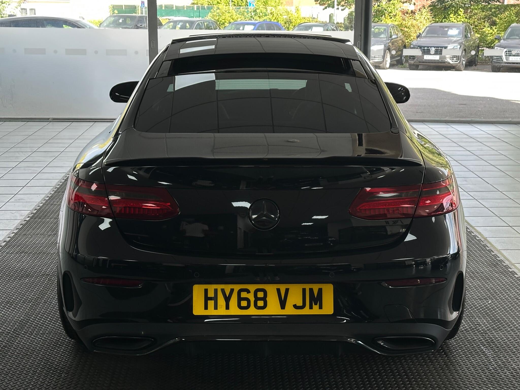 Mercedes-Benz E Class view 11