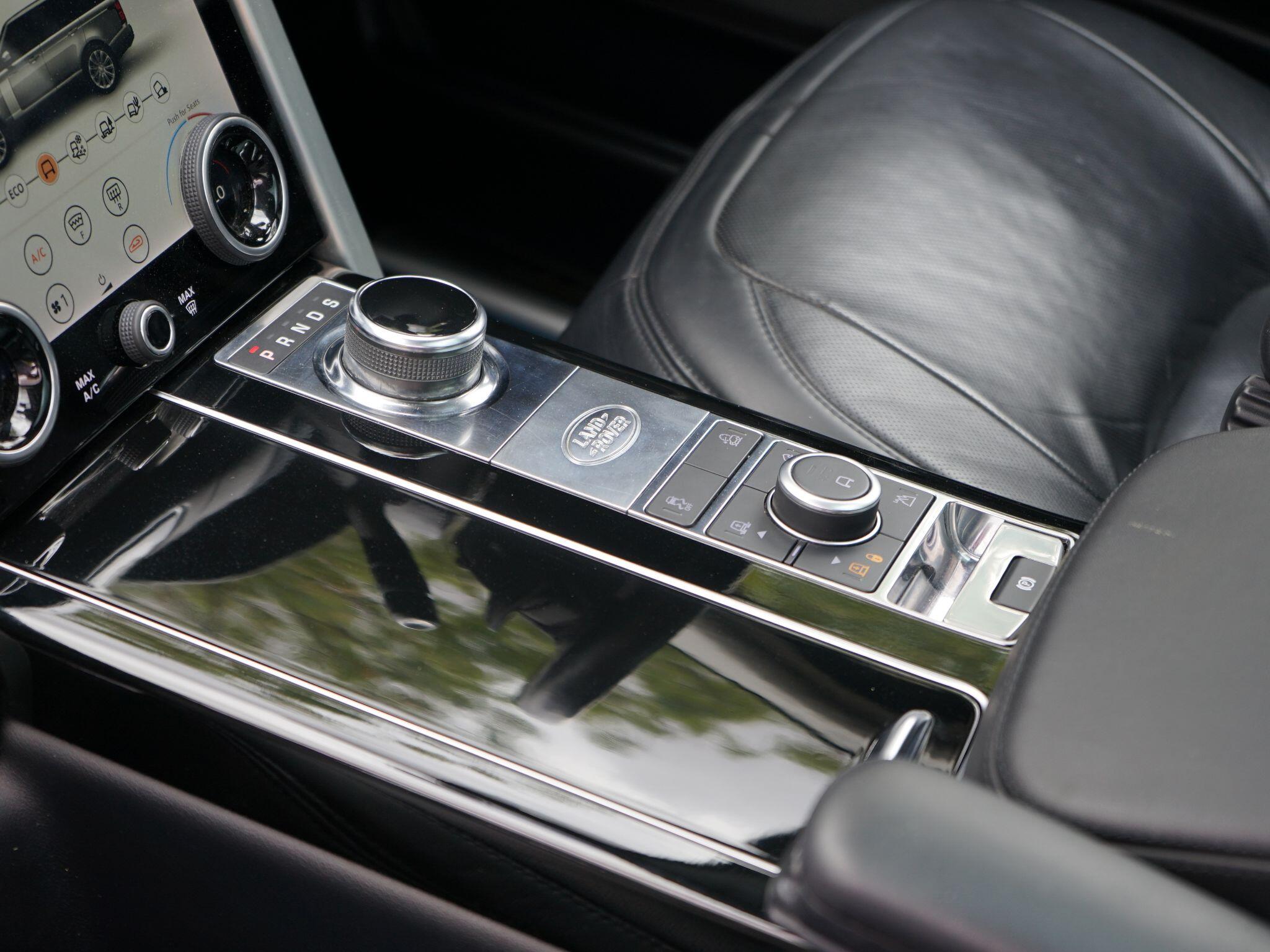 Land Rover Range Rover view 16