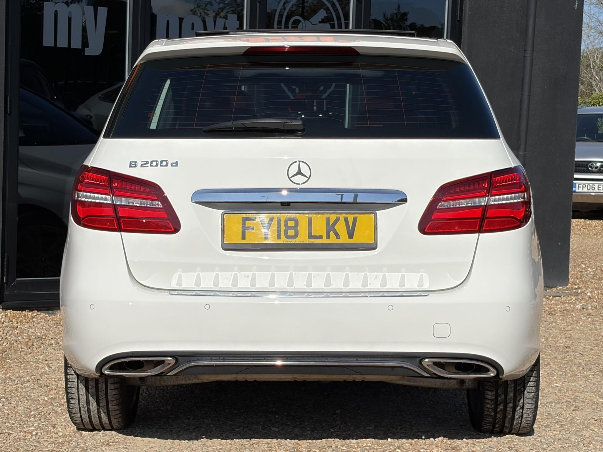 Mercedes-Benz B-Class view 11