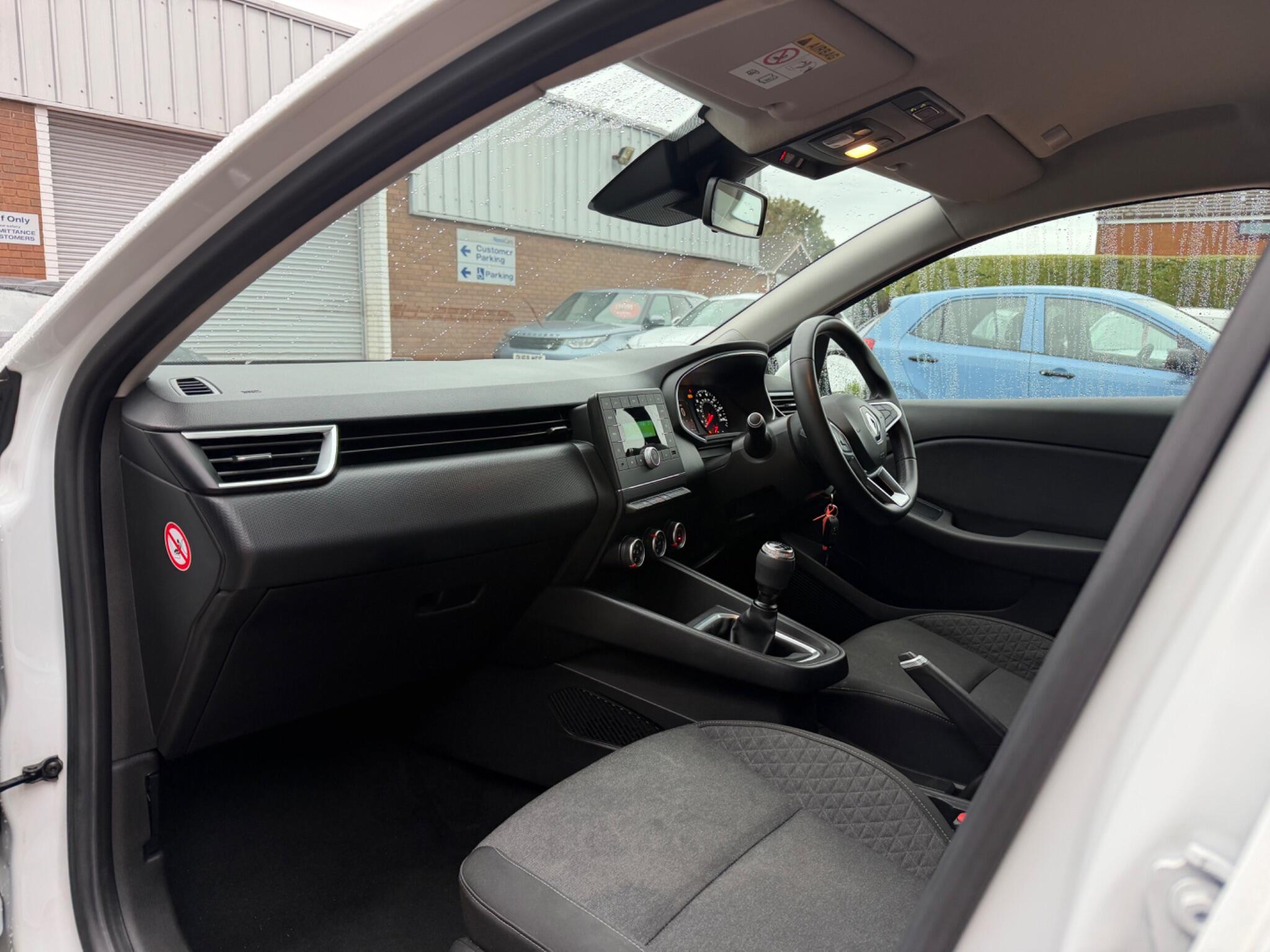 Renault Clio view 56