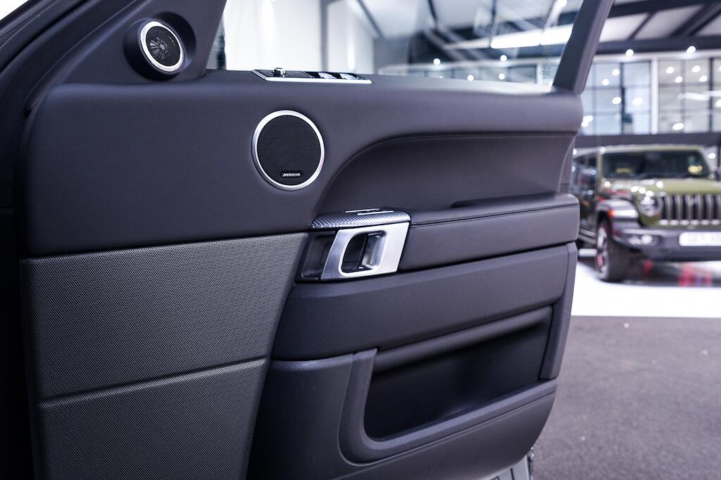 Land Rover Range Rover Sport view 37