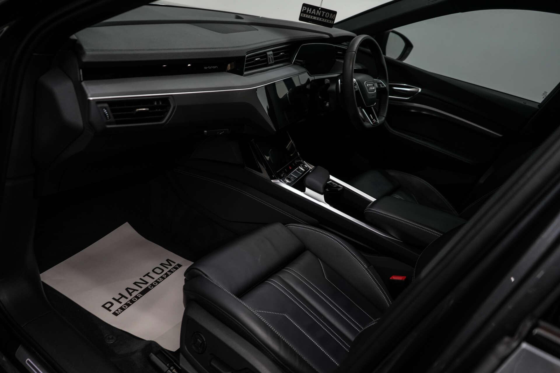Audi Q8 E-Tron view 25