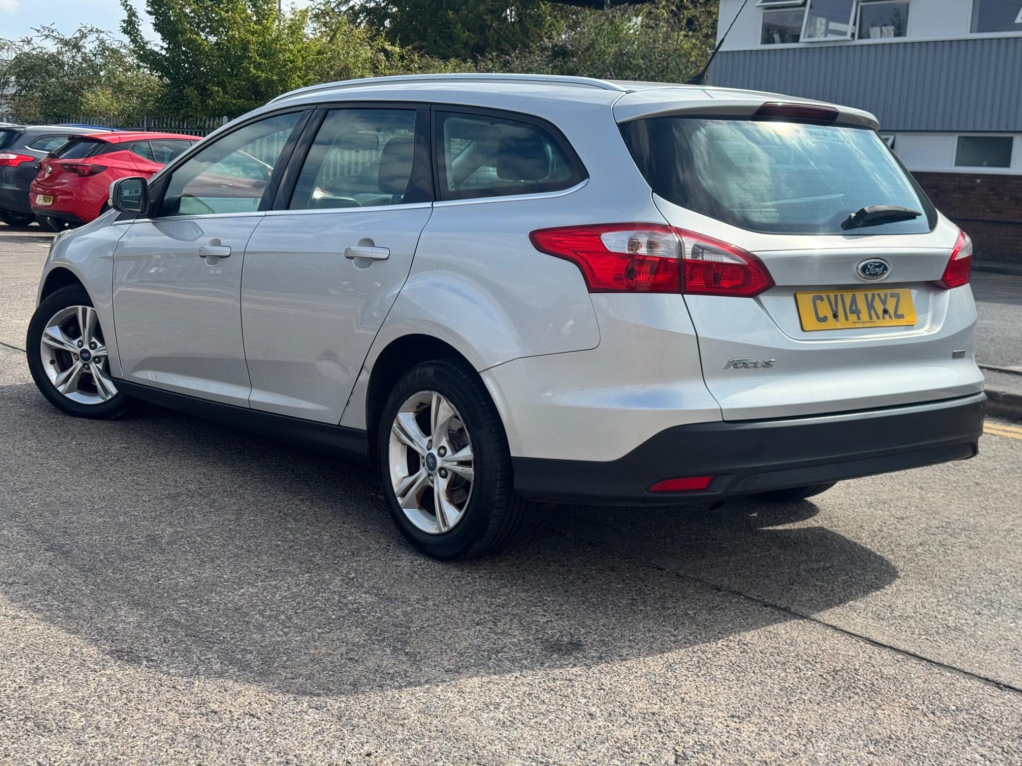 Ford Focus view 15
