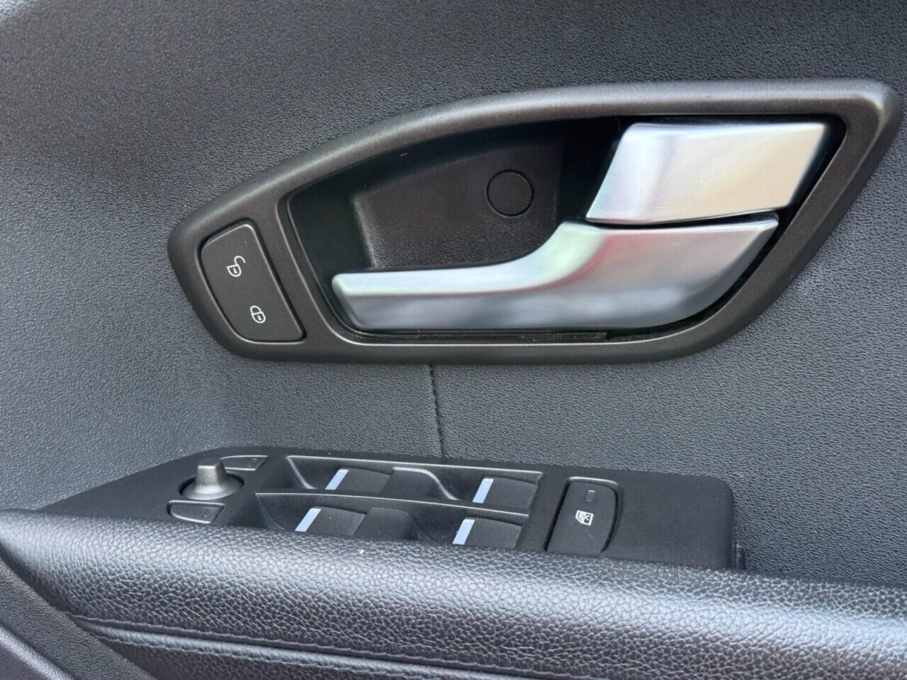 Land Rover Range Rover Evoque view 28