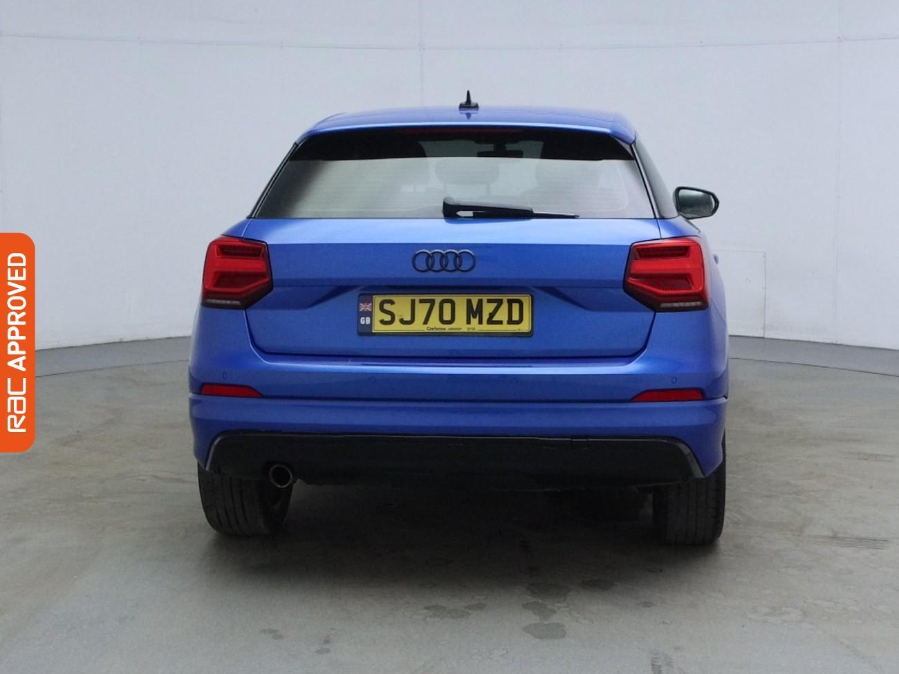 Audi Q2 view 8