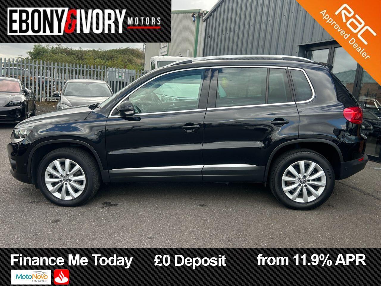 Volkswagen Tiguan view 2
