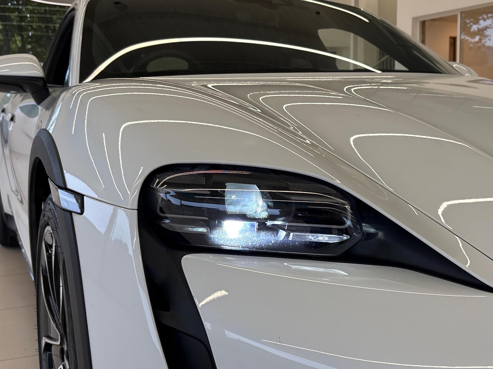 Porsche Taycan view 21