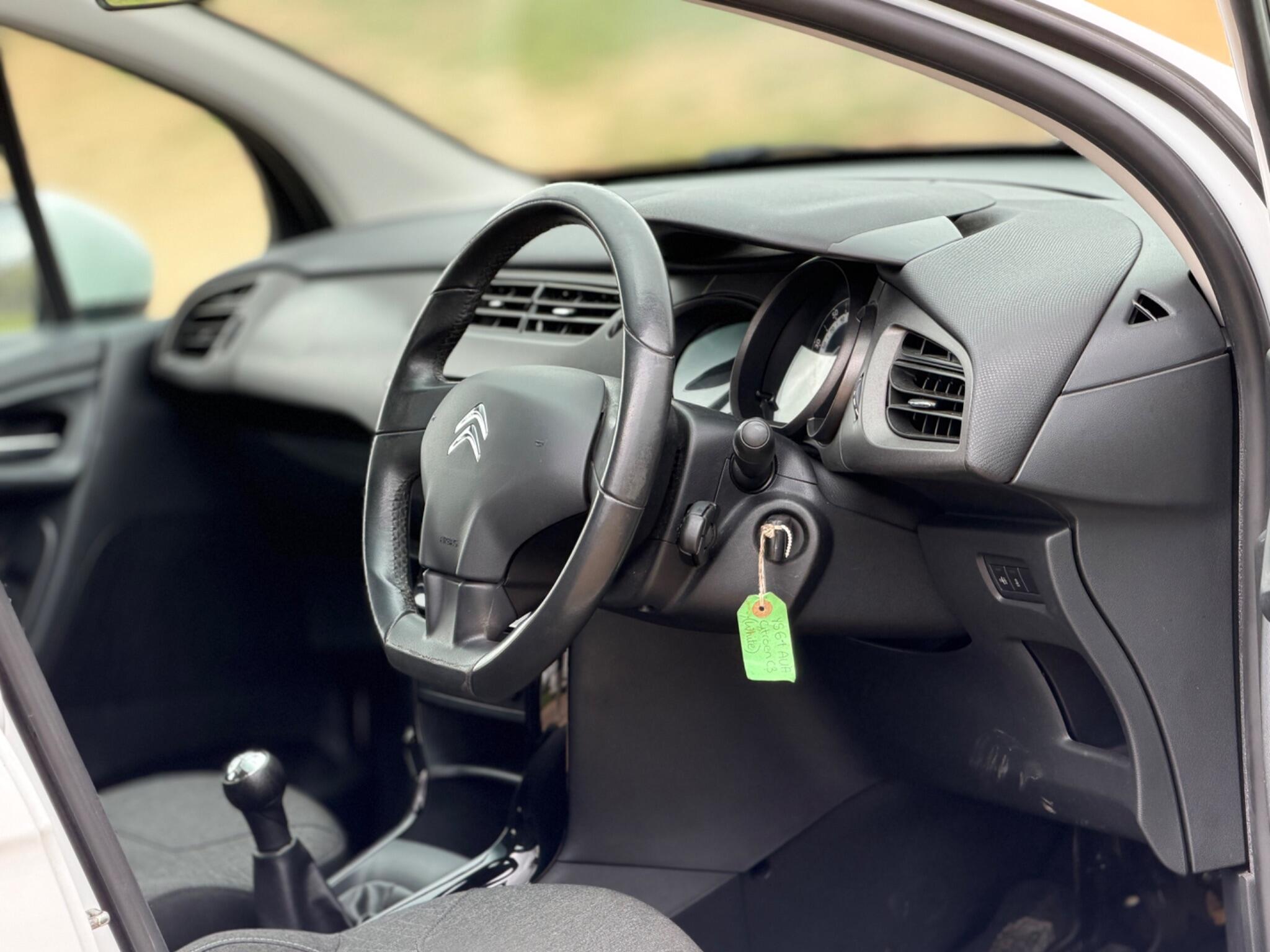 2015 Citroen C3 1.2 PureTech Selection Euro 6 5dr image 21