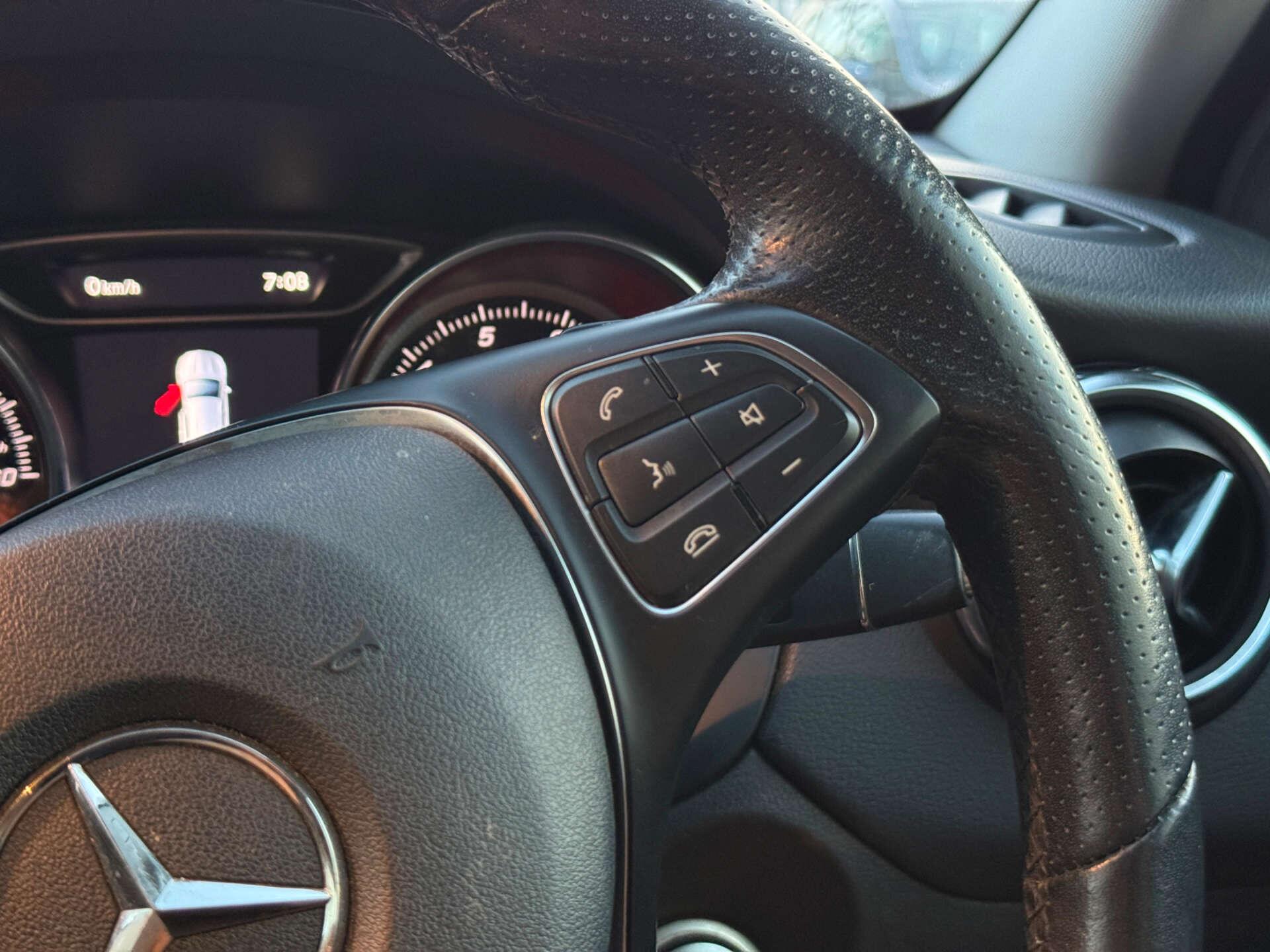 Mercedes-Benz Gla view 47