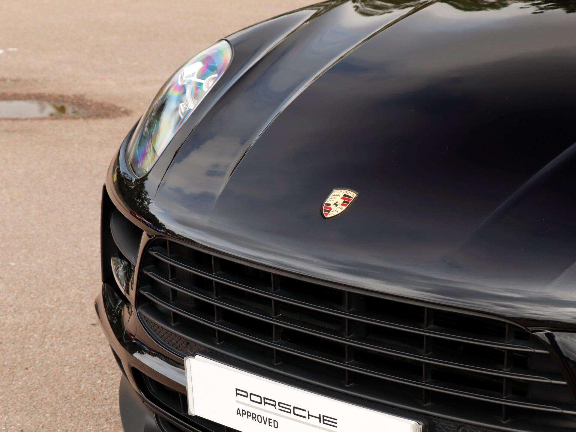 Porsche Macan view 30