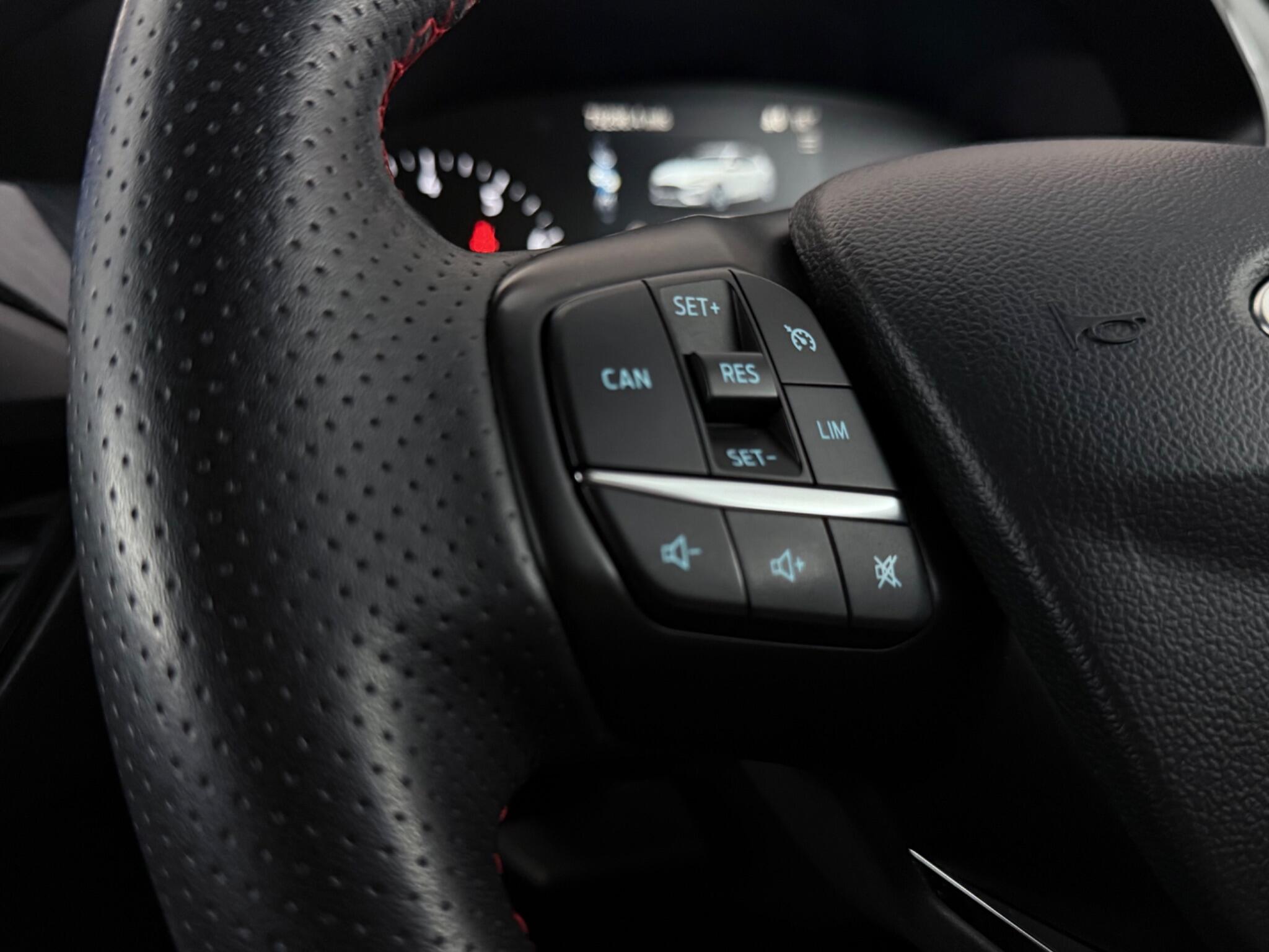 Ford Focus view 13