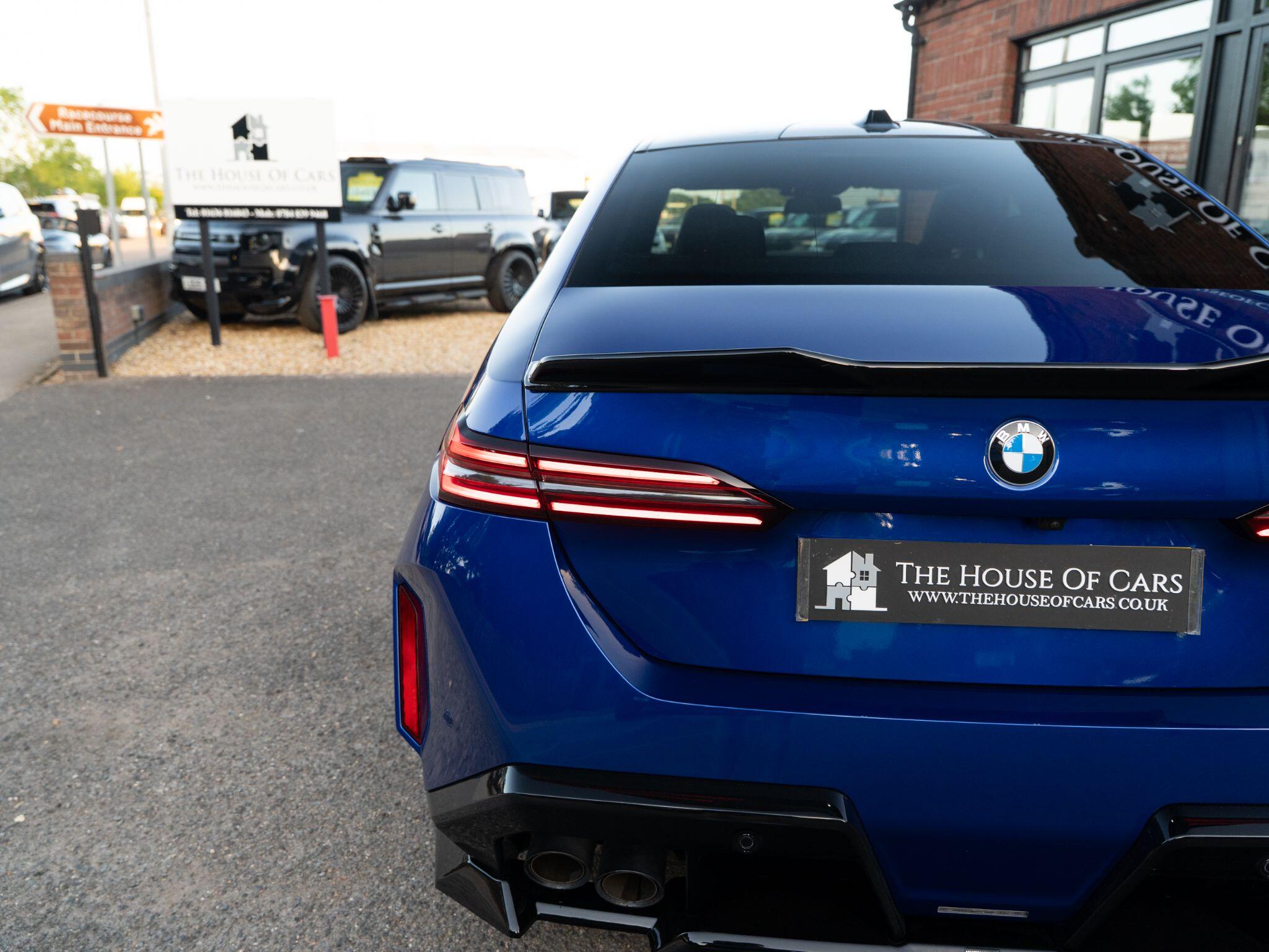 BMW M5 view 23