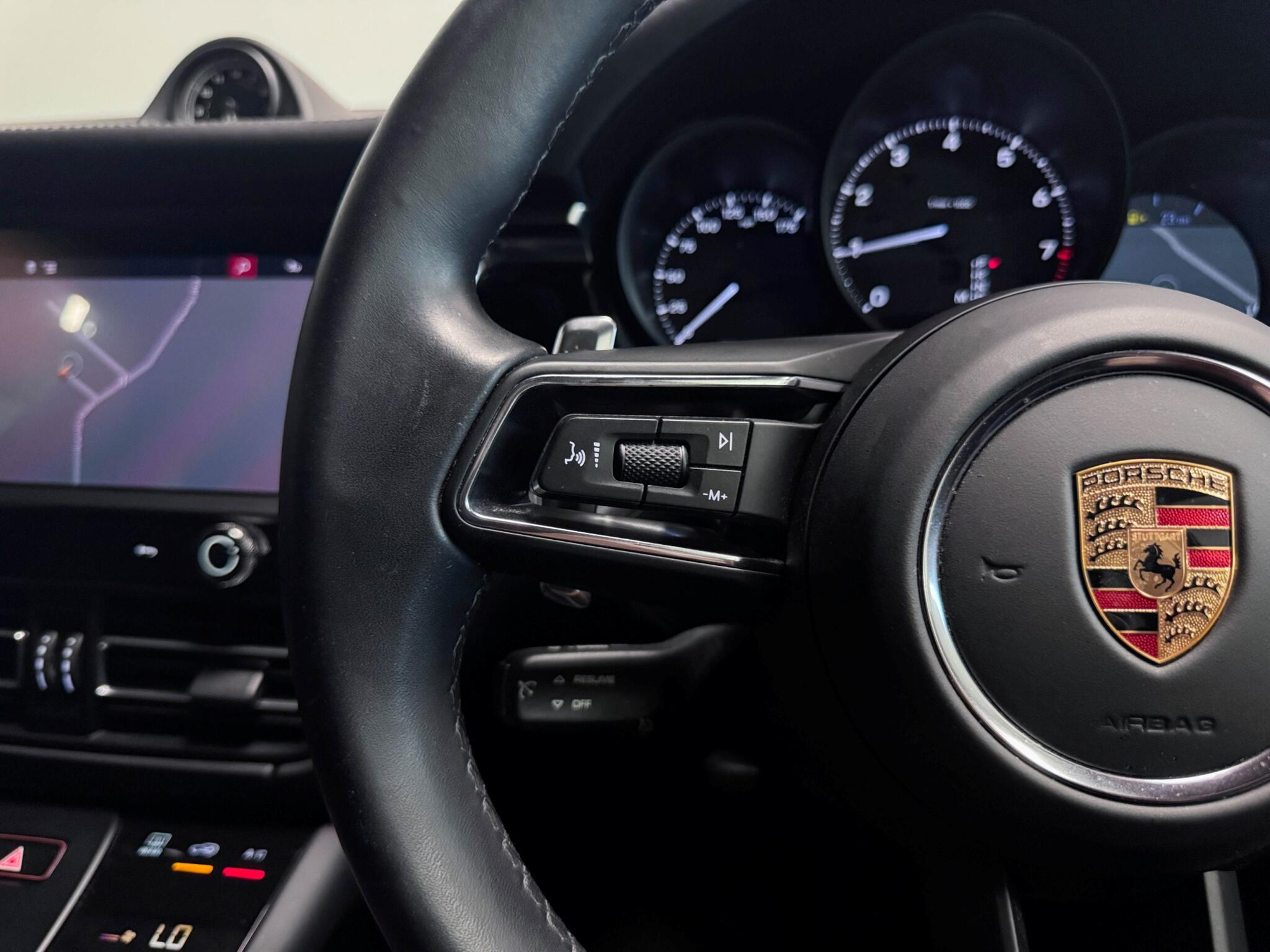 Porsche Macan view 34