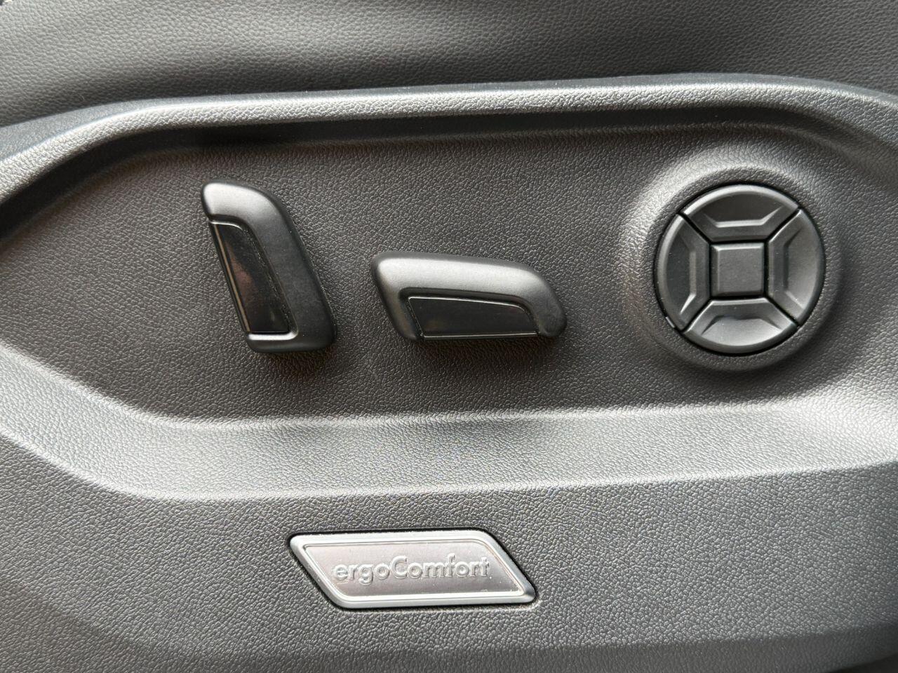 Volkswagen Touareg view 32