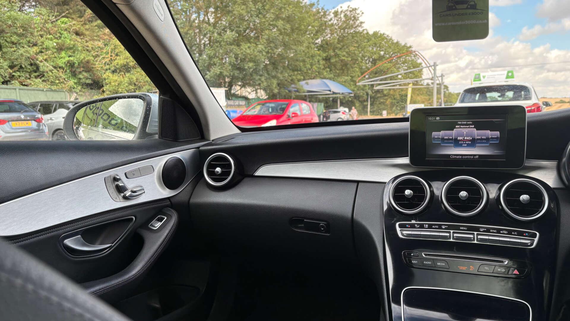 Mercedes-Benz C-Class view 42