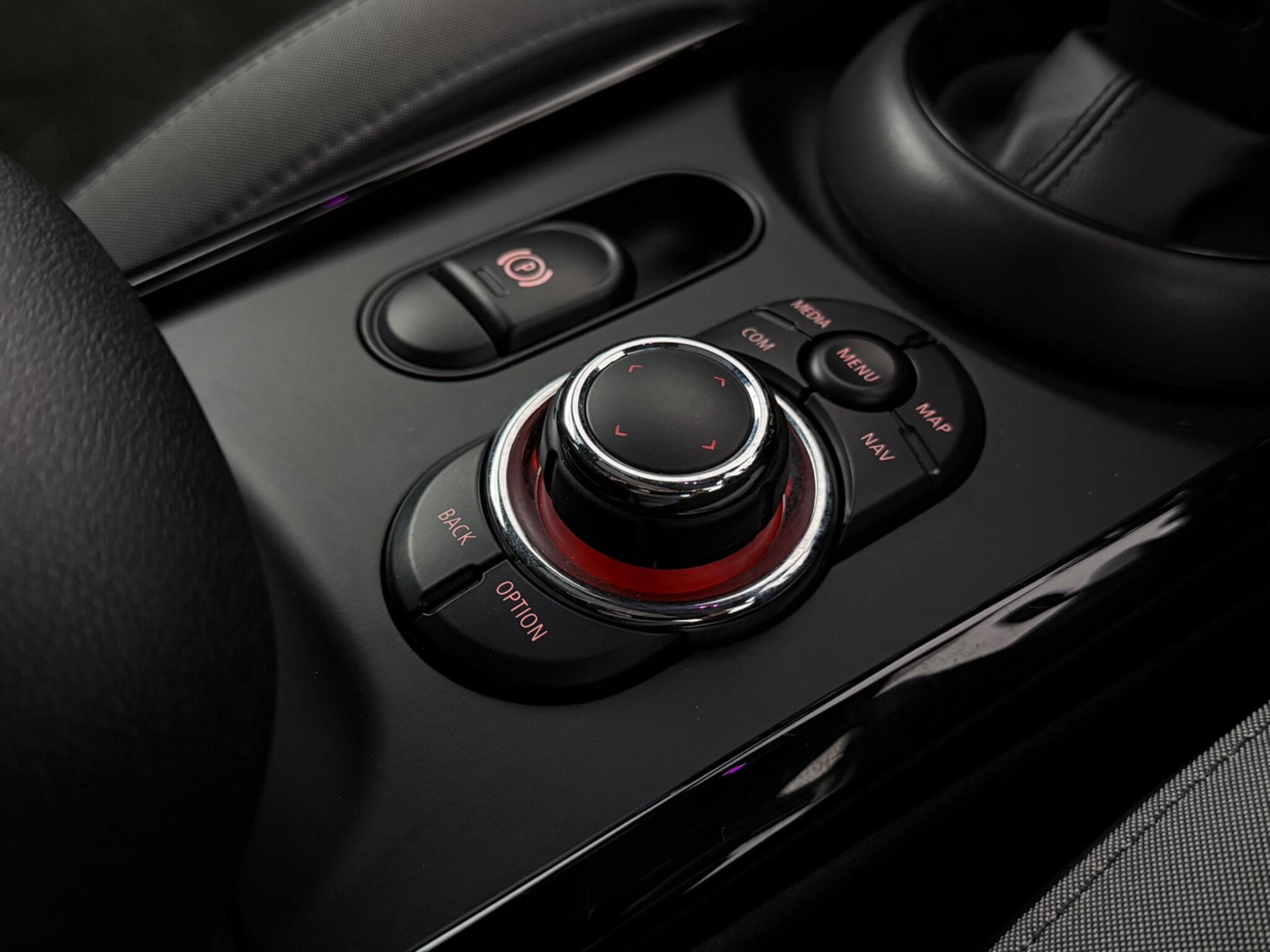MINI Clubman view 23