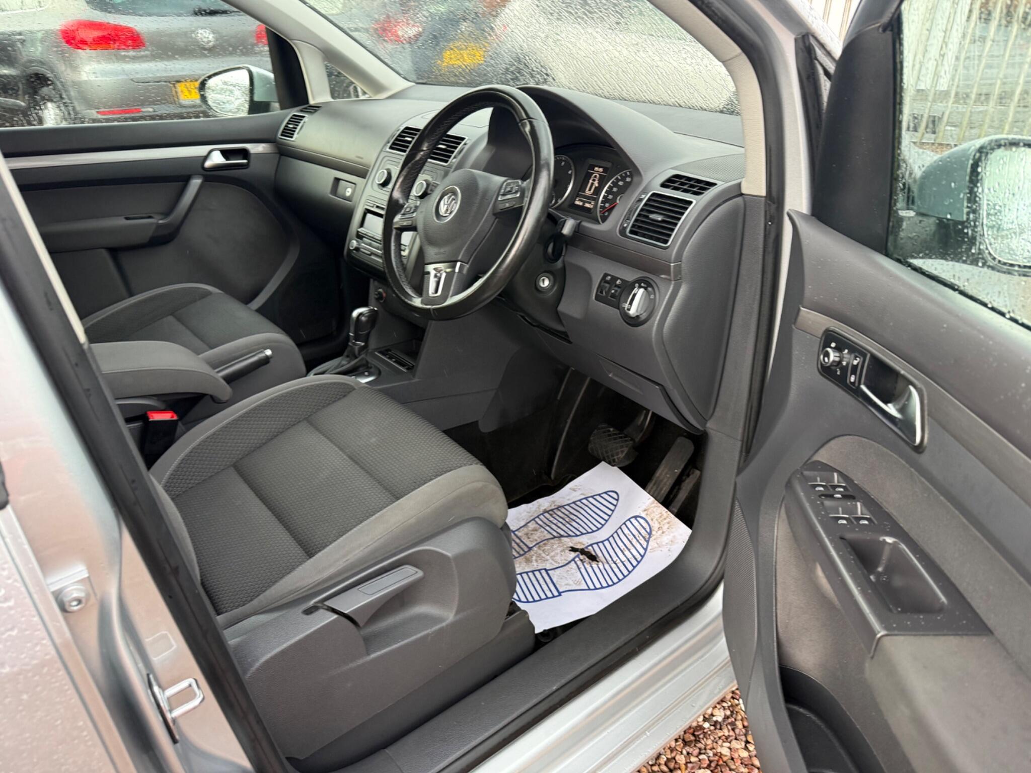 Volkswagen Touran view 23