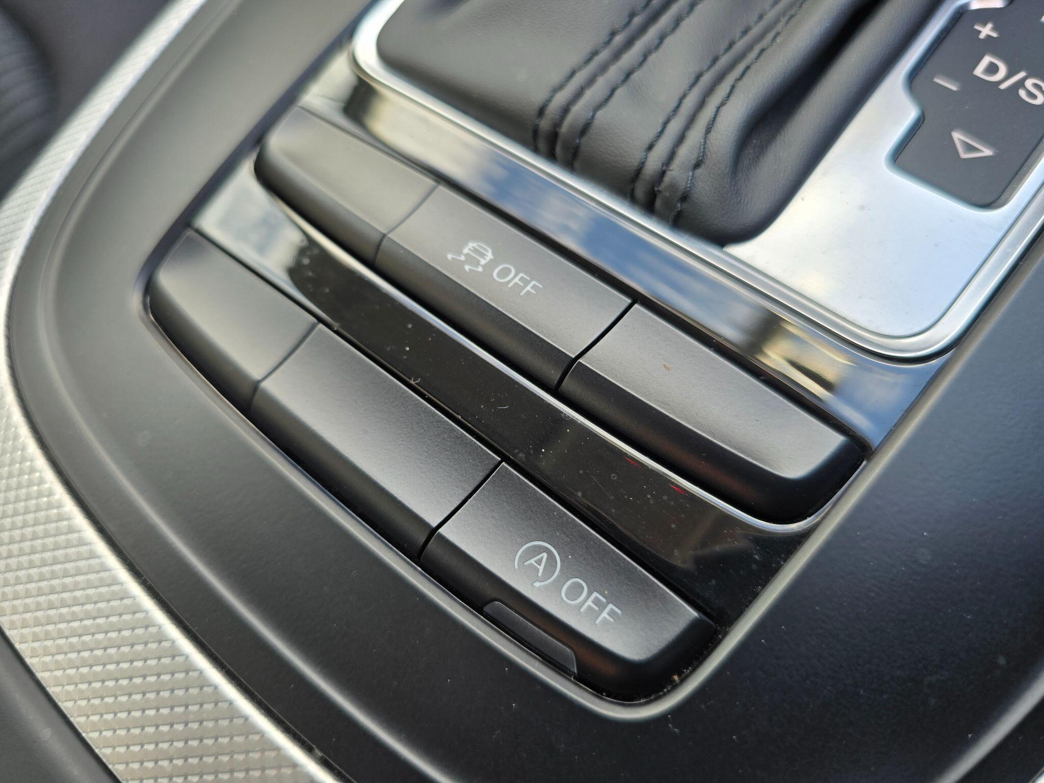 Audi A4 view 21