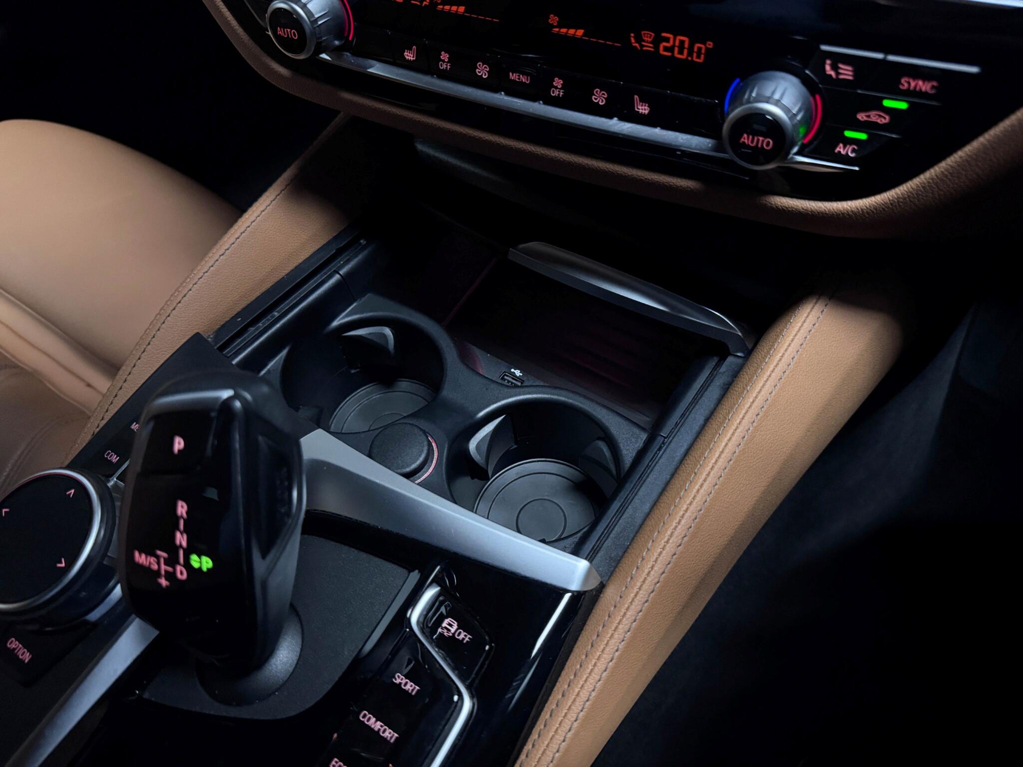 BMW 5 Series view 35