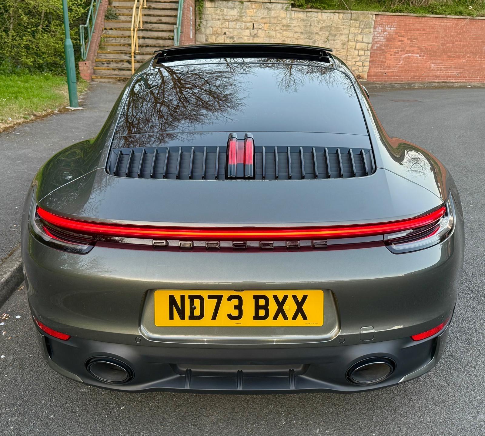 Porsche 911 view 64