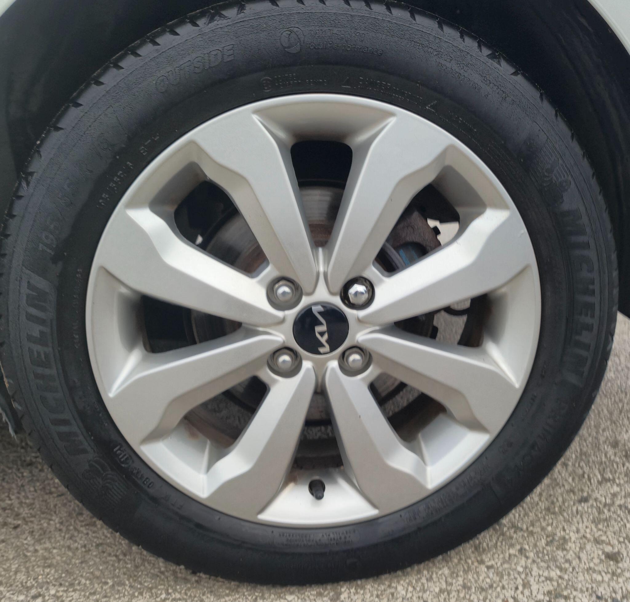 Kia Rio view 23