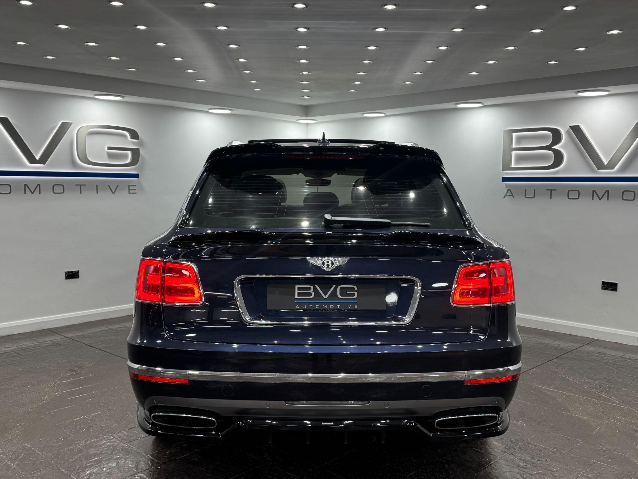 Bentley Bentayga view 15
