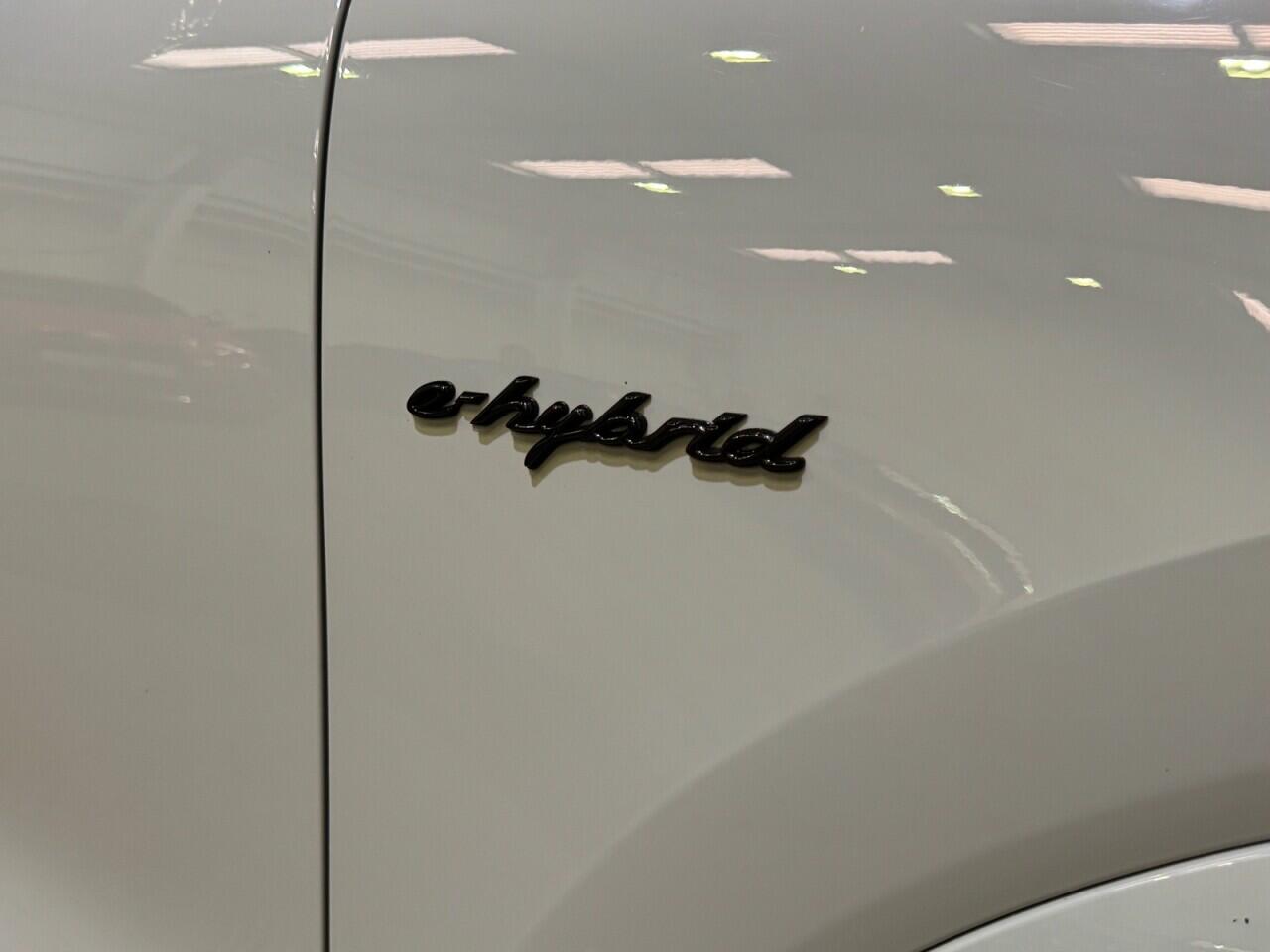Porsche Cayenne view 32