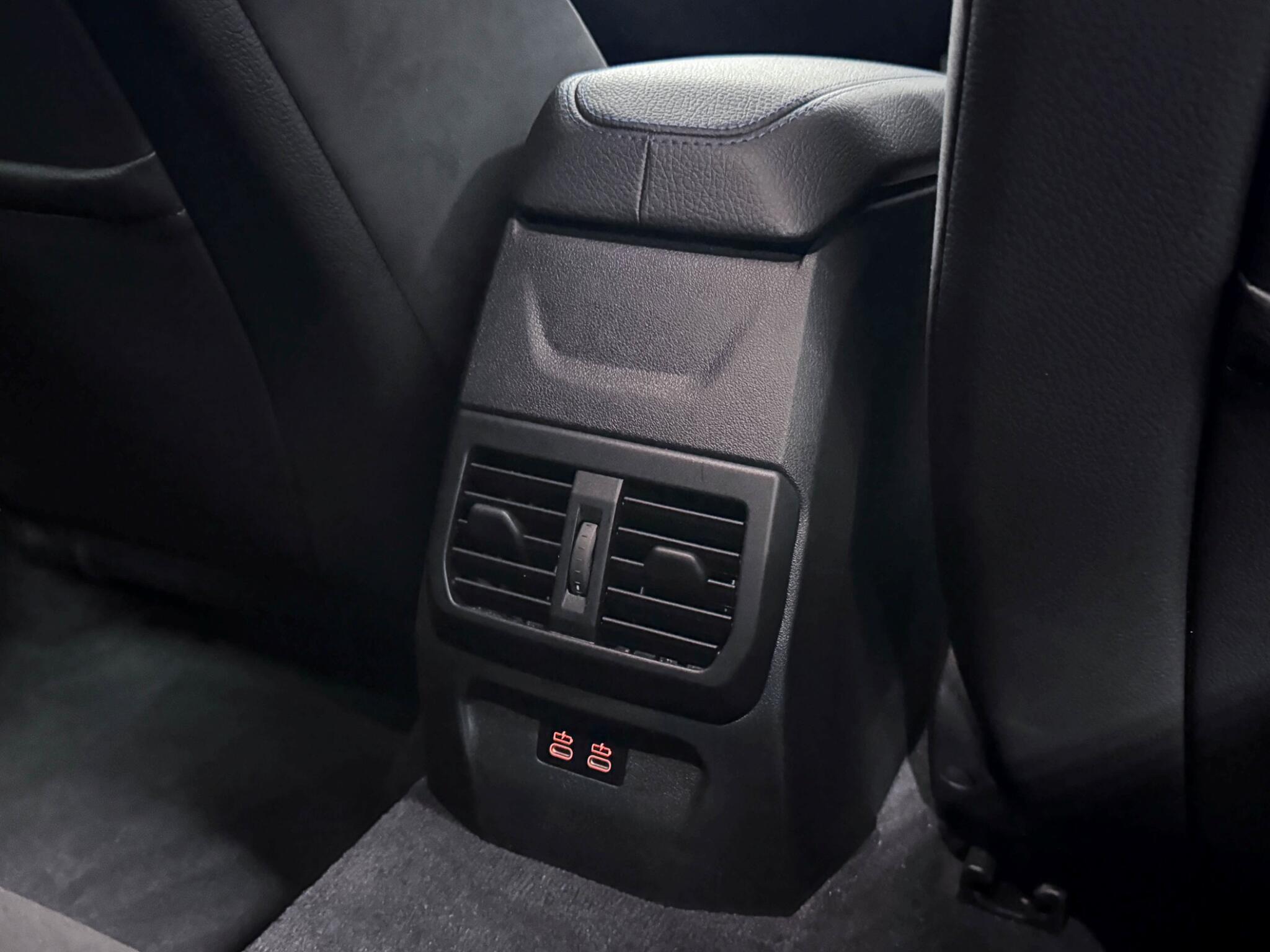 BMW 1 Series view 11