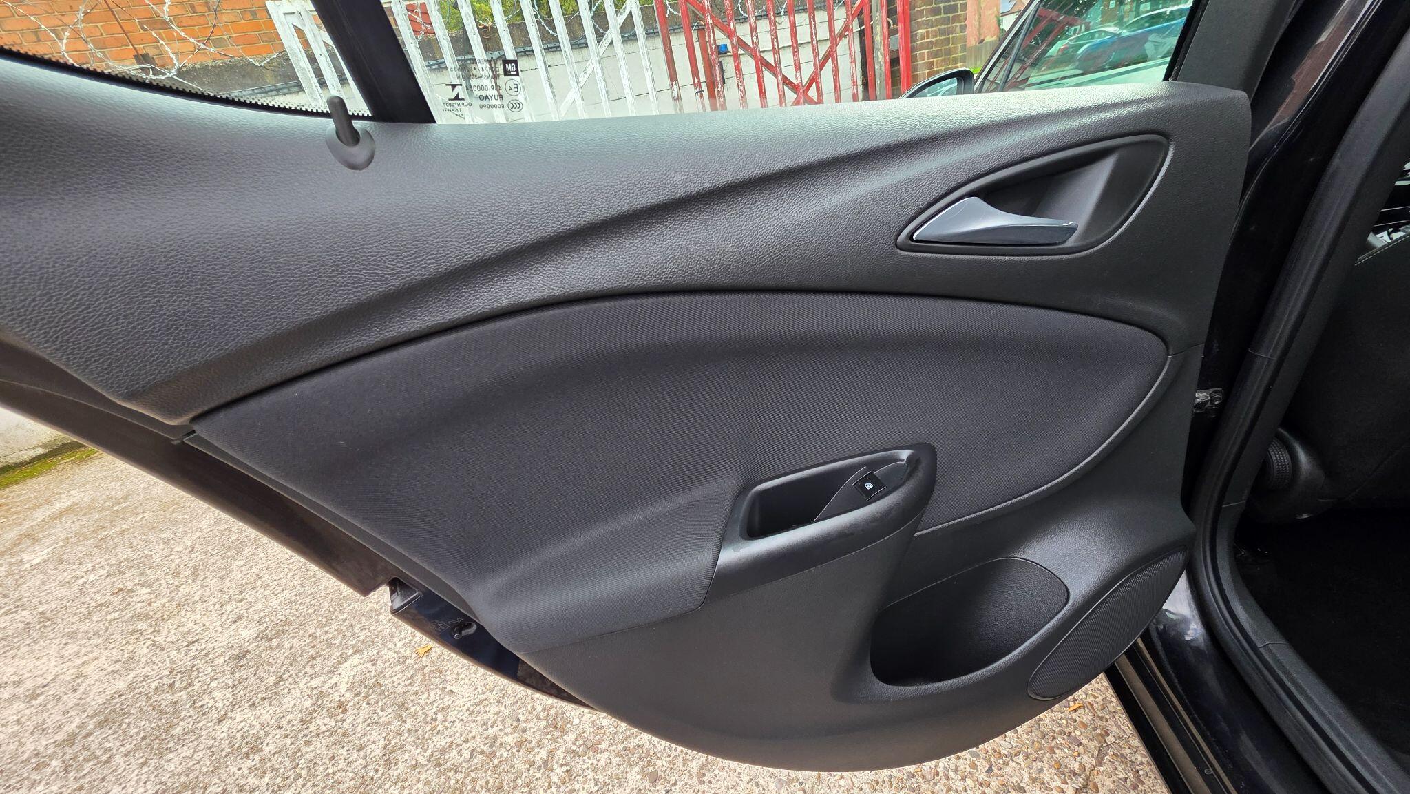 Vauxhall Astra view 33