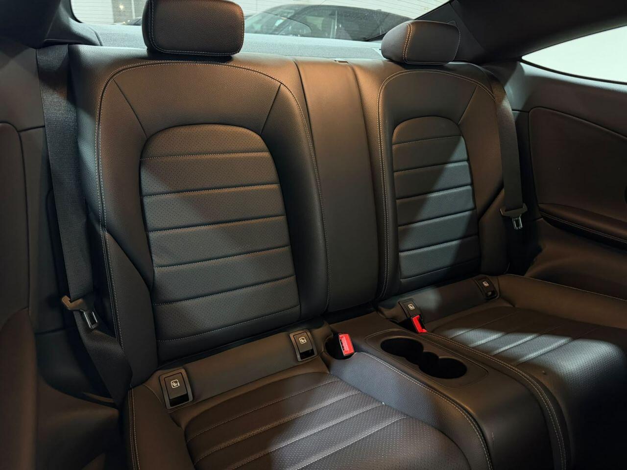 Mercedes-Benz C-Class view 29
