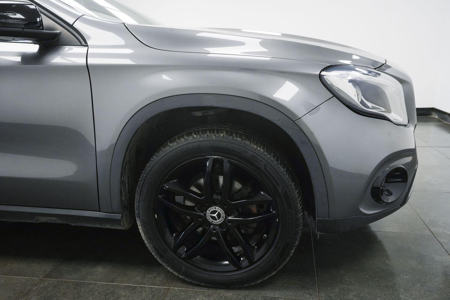 Mercedes-Benz Gla view 4