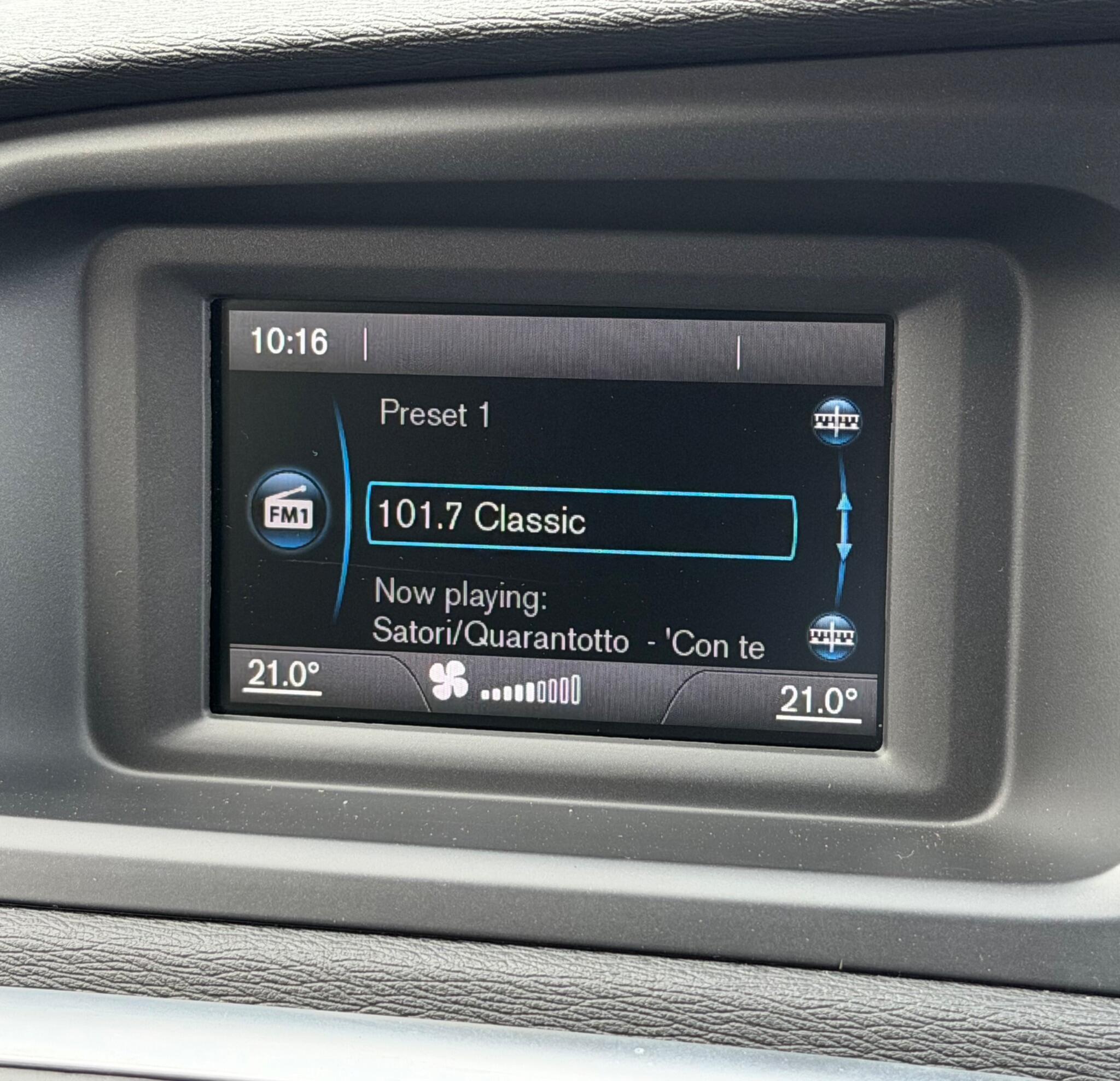 Volvo V40 view 40
