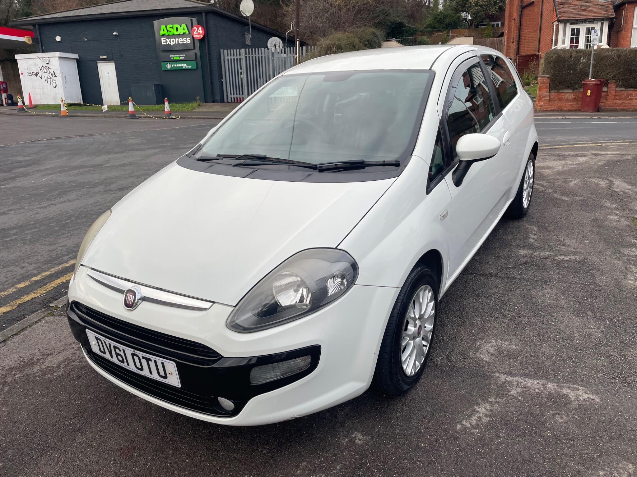 2011 Fiat Punto Evo image 3